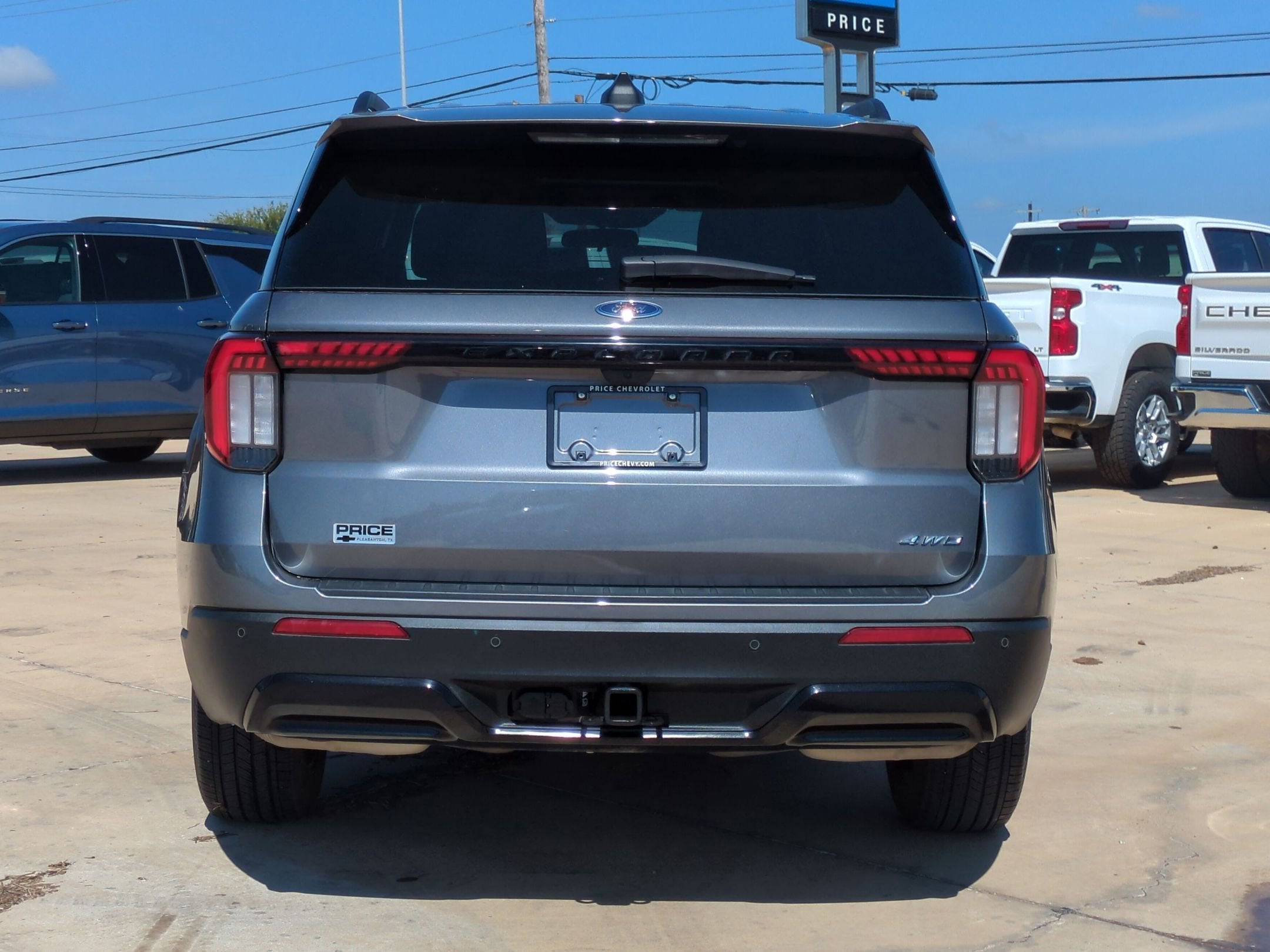 2025 Ford Explorer ST-Line