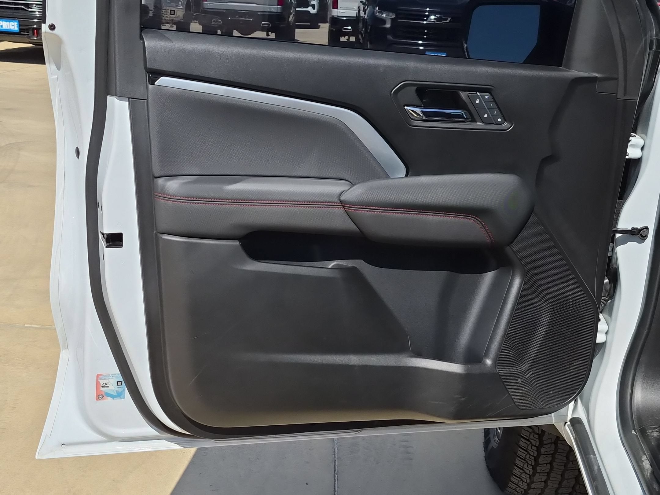 2024 Chevrolet Colorado Z71 - Photo 11