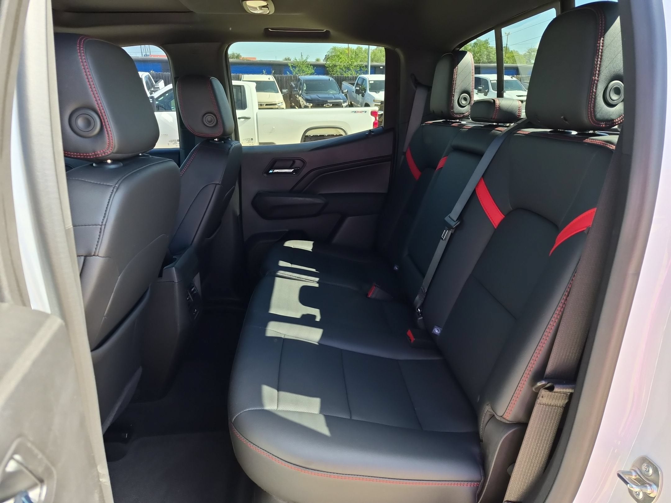 2024 Chevrolet Colorado Z71 - Photo 14