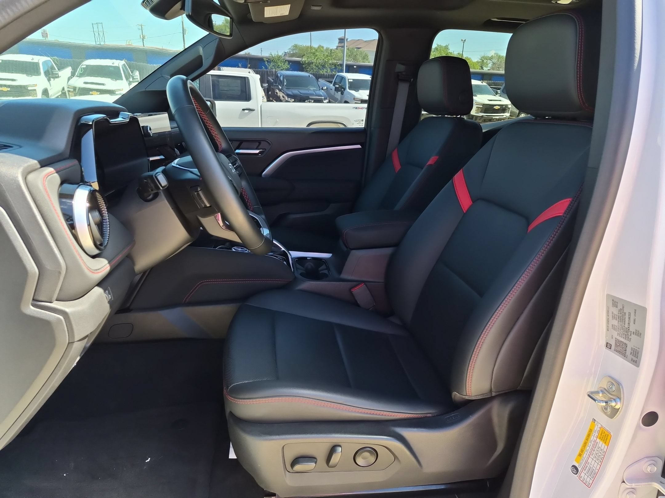 2024 Chevrolet Colorado Z71 - Photo 9