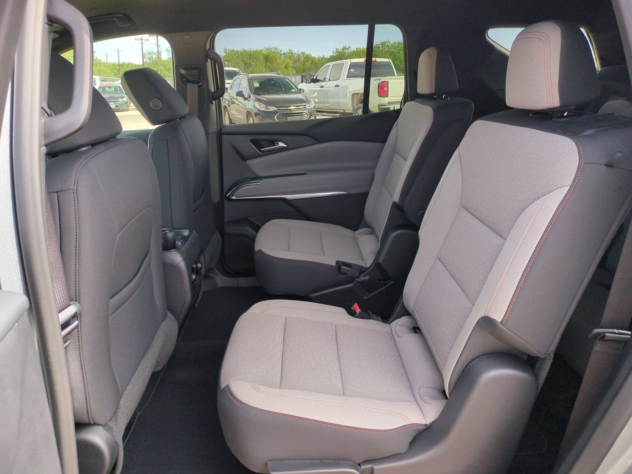 2027 Chevrolet Traverse LT - Photo 13