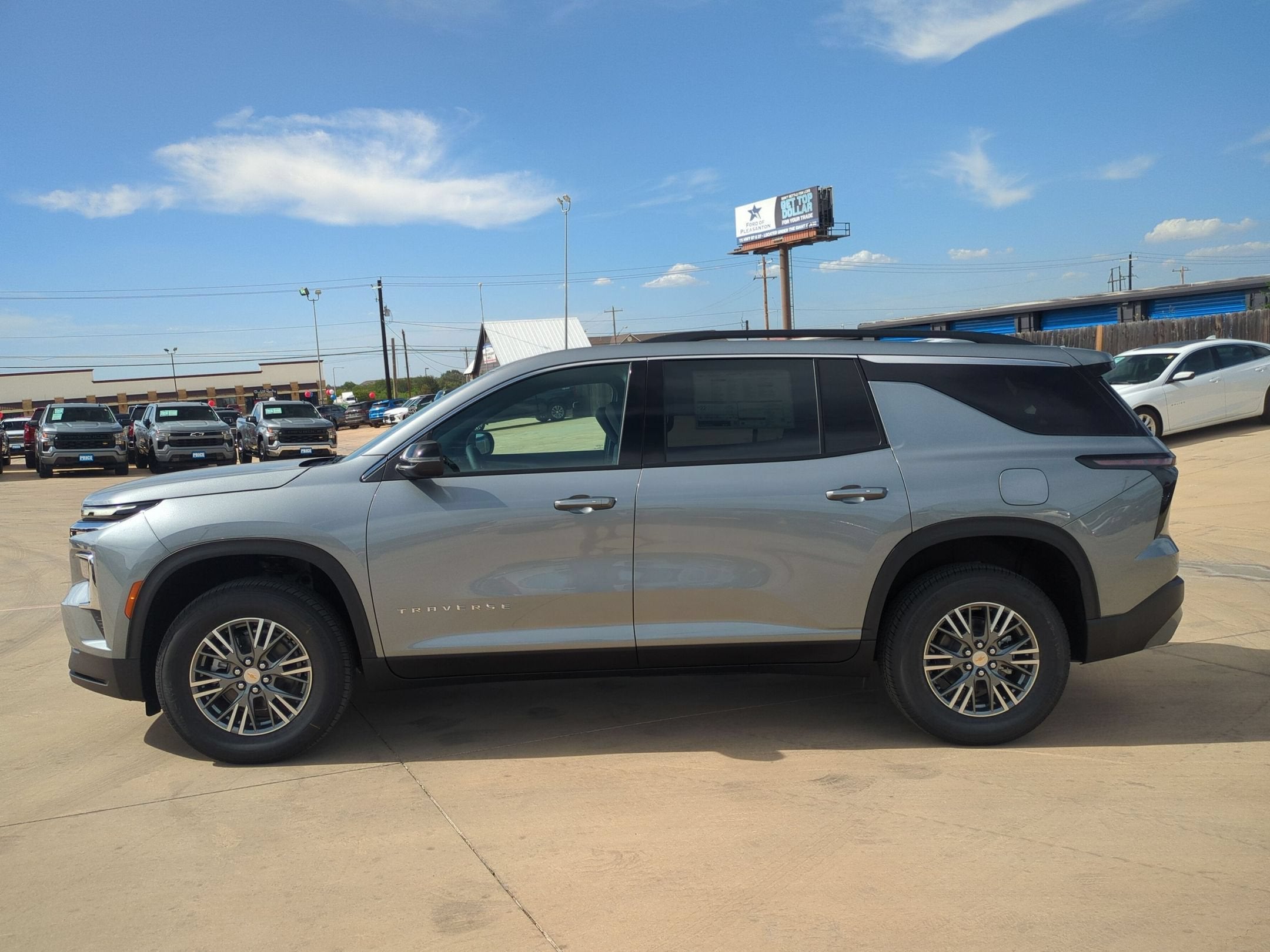 2027 Chevrolet Traverse LT - Photo 6