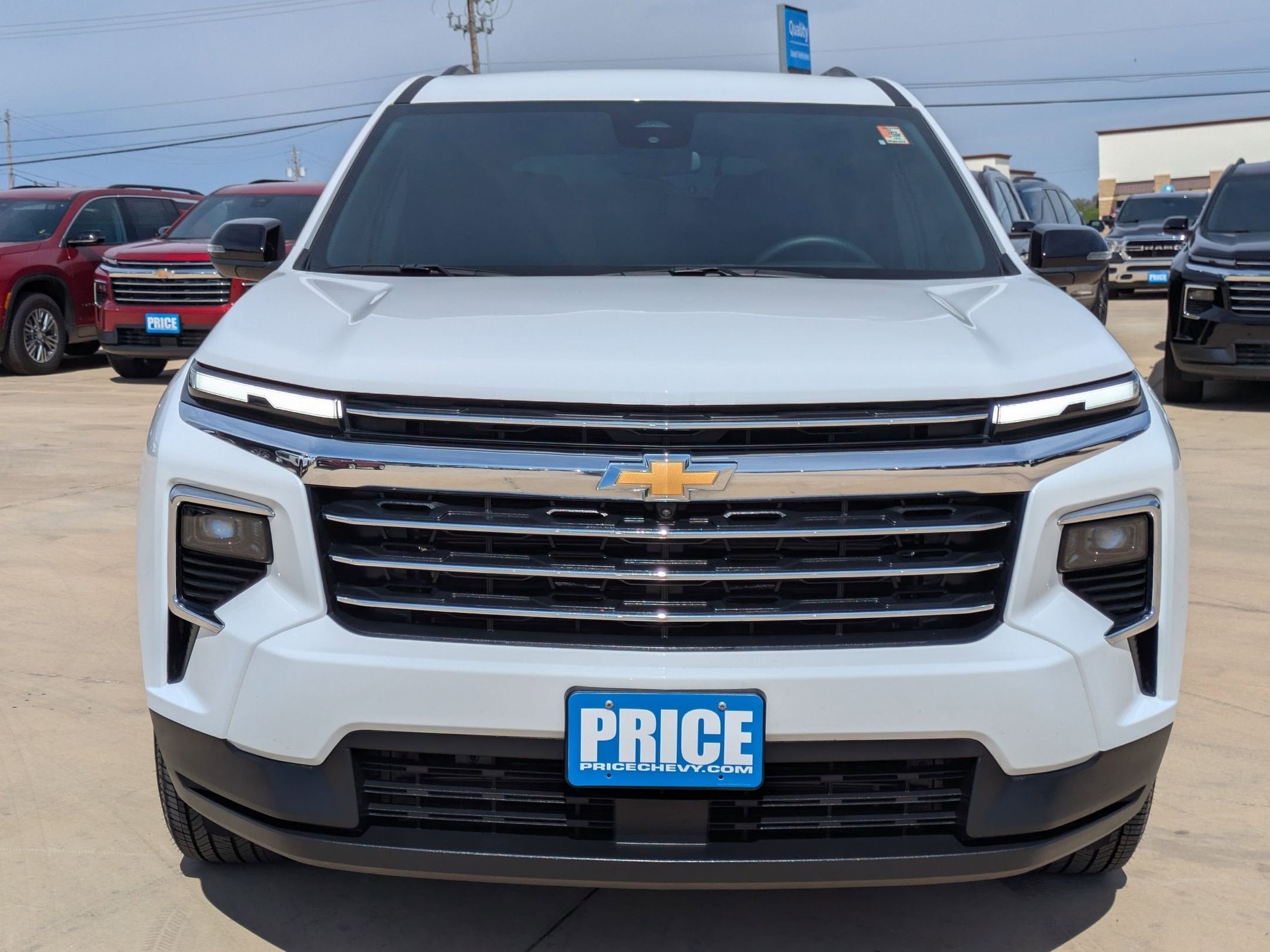 2025 Chevrolet Traverse LT