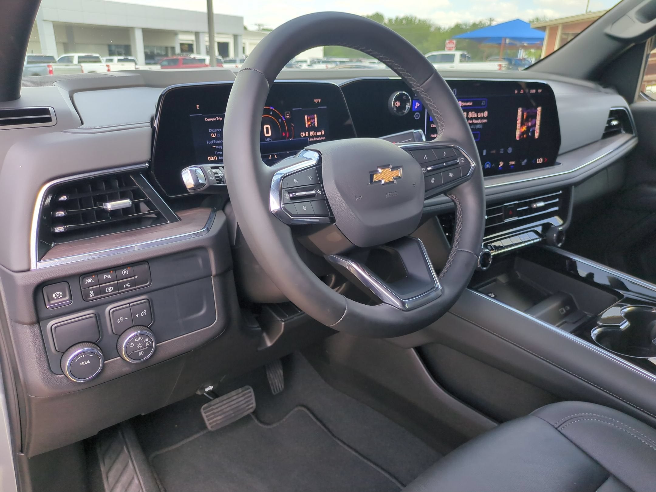 2025 Chevrolet Suburban LT