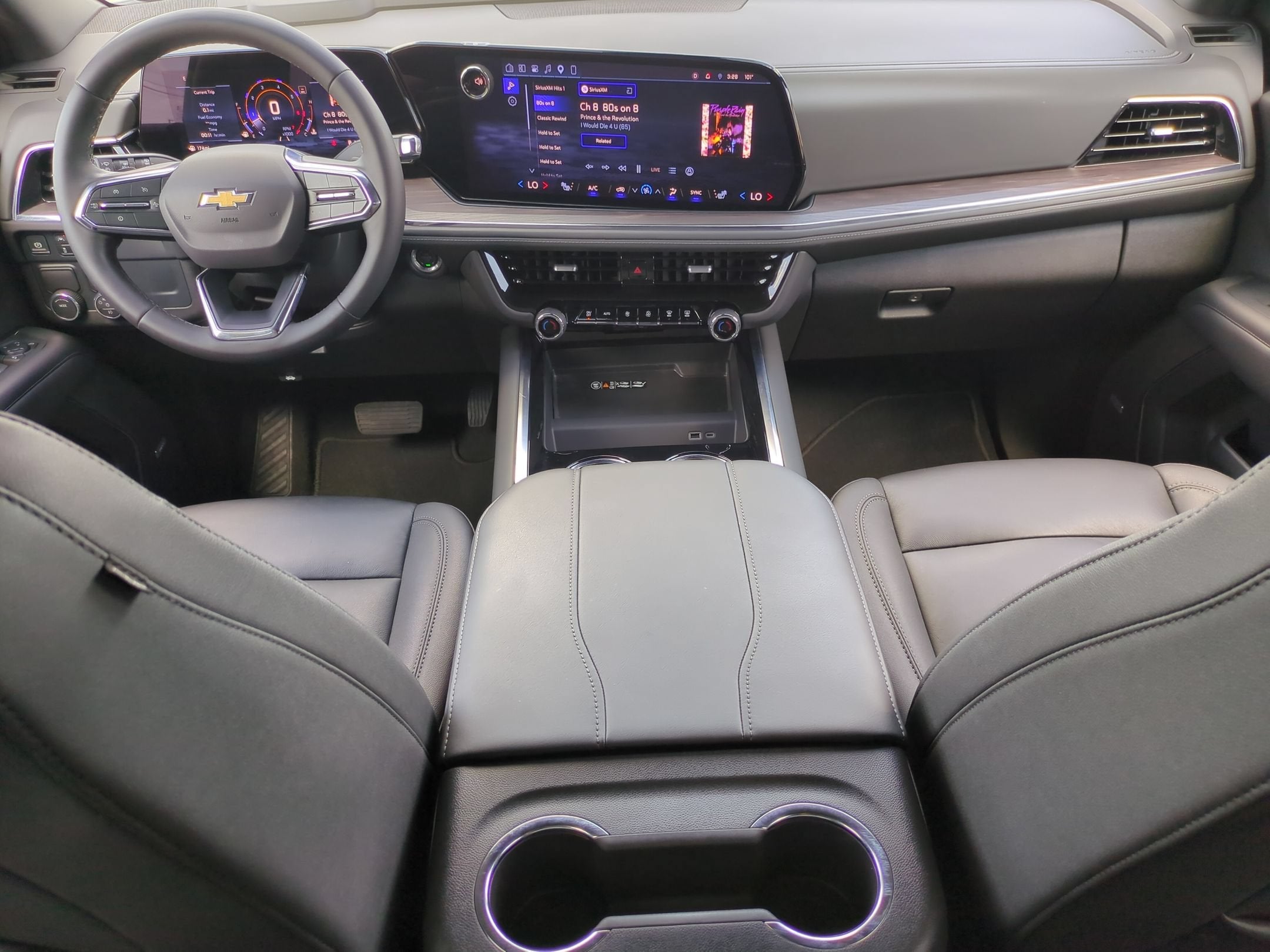 2025 Chevrolet Suburban LT