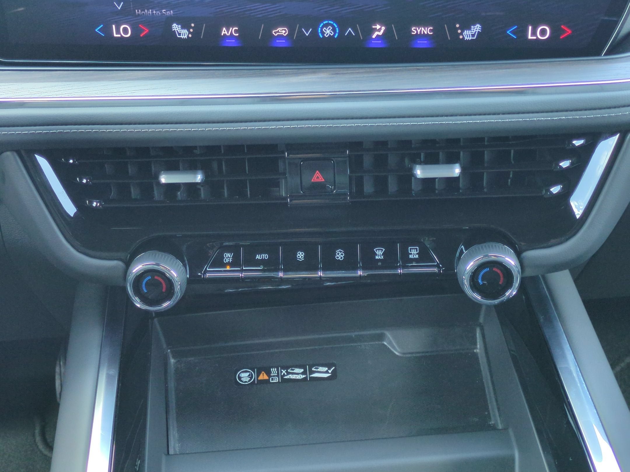 2025 Chevrolet Suburban LT