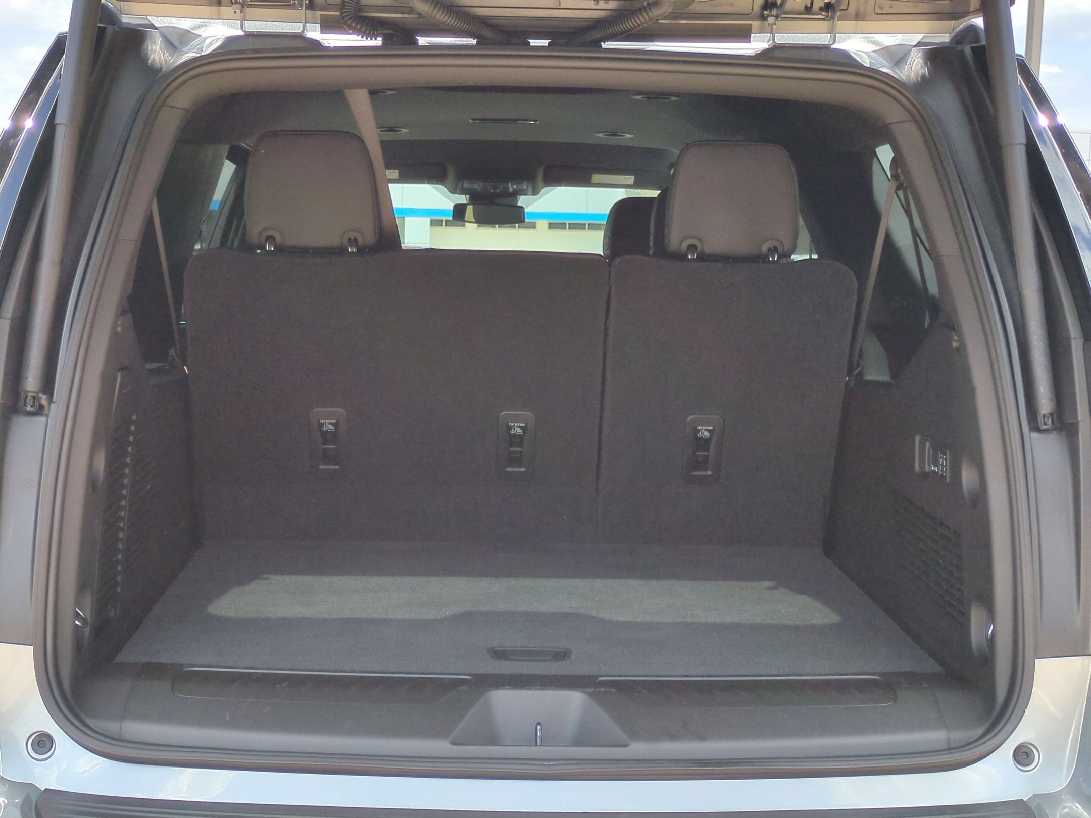 2025 Chevrolet Suburban LT