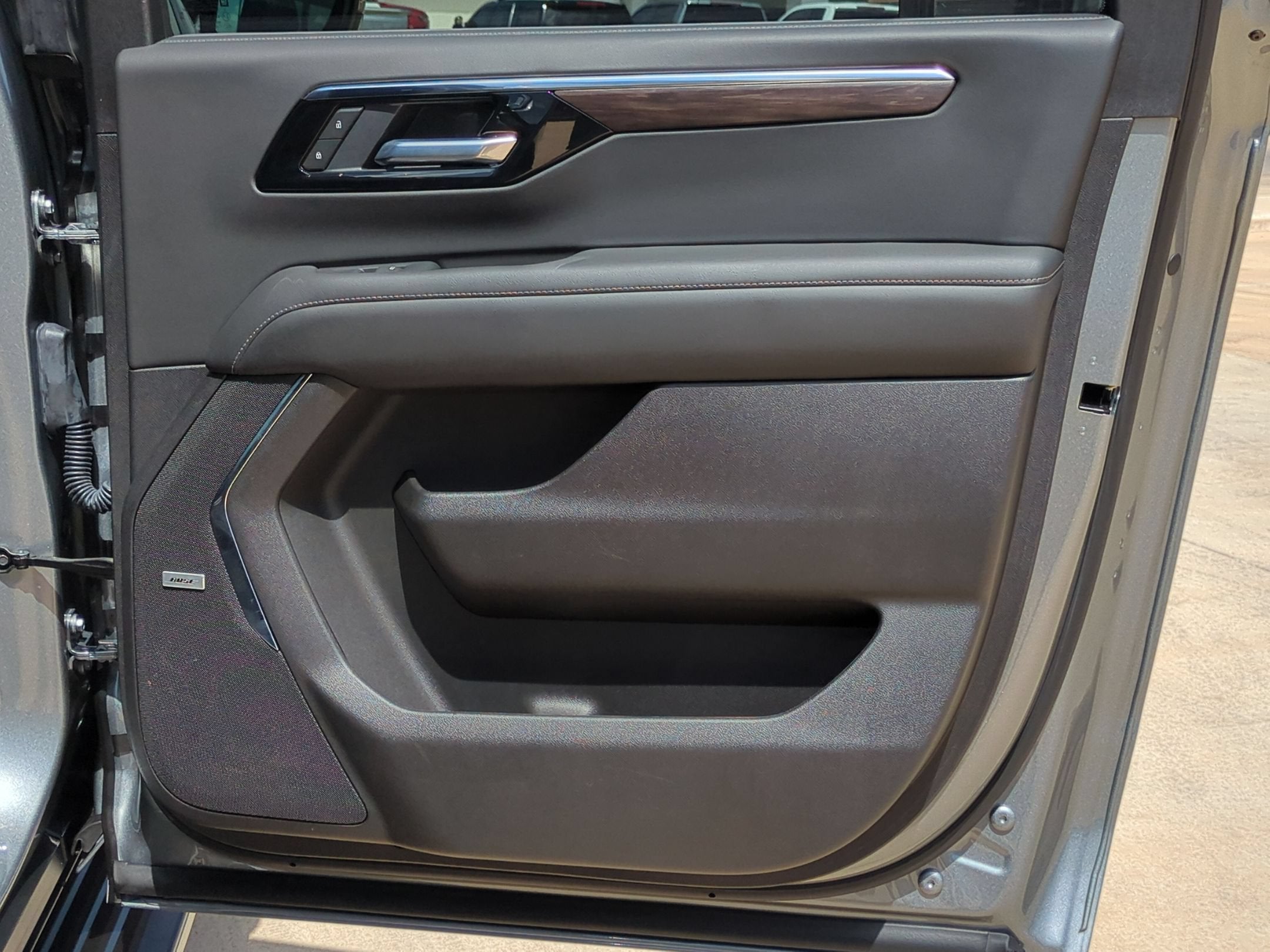 2025 Chevrolet Suburban LT