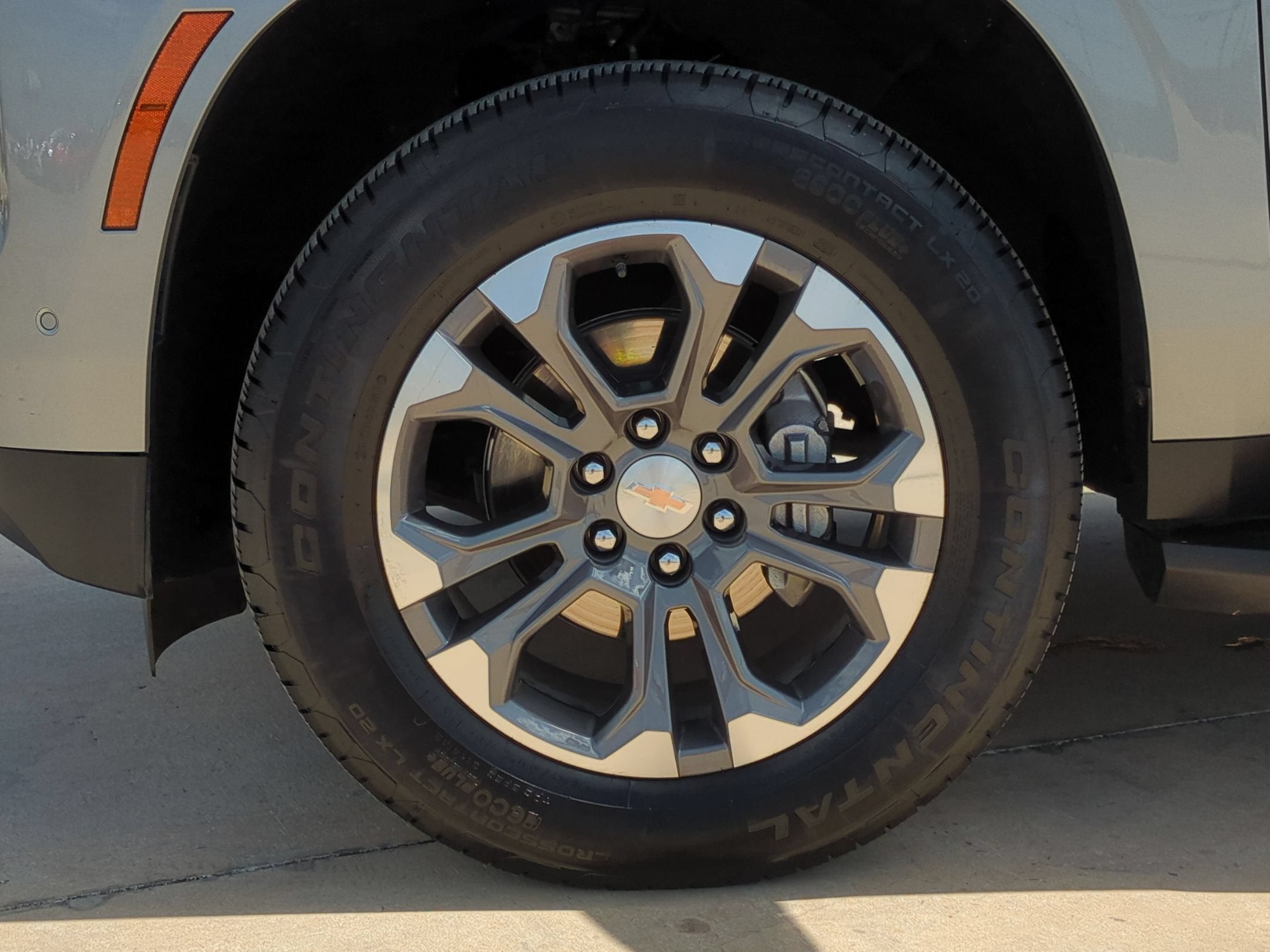 2025 Chevrolet Suburban LT