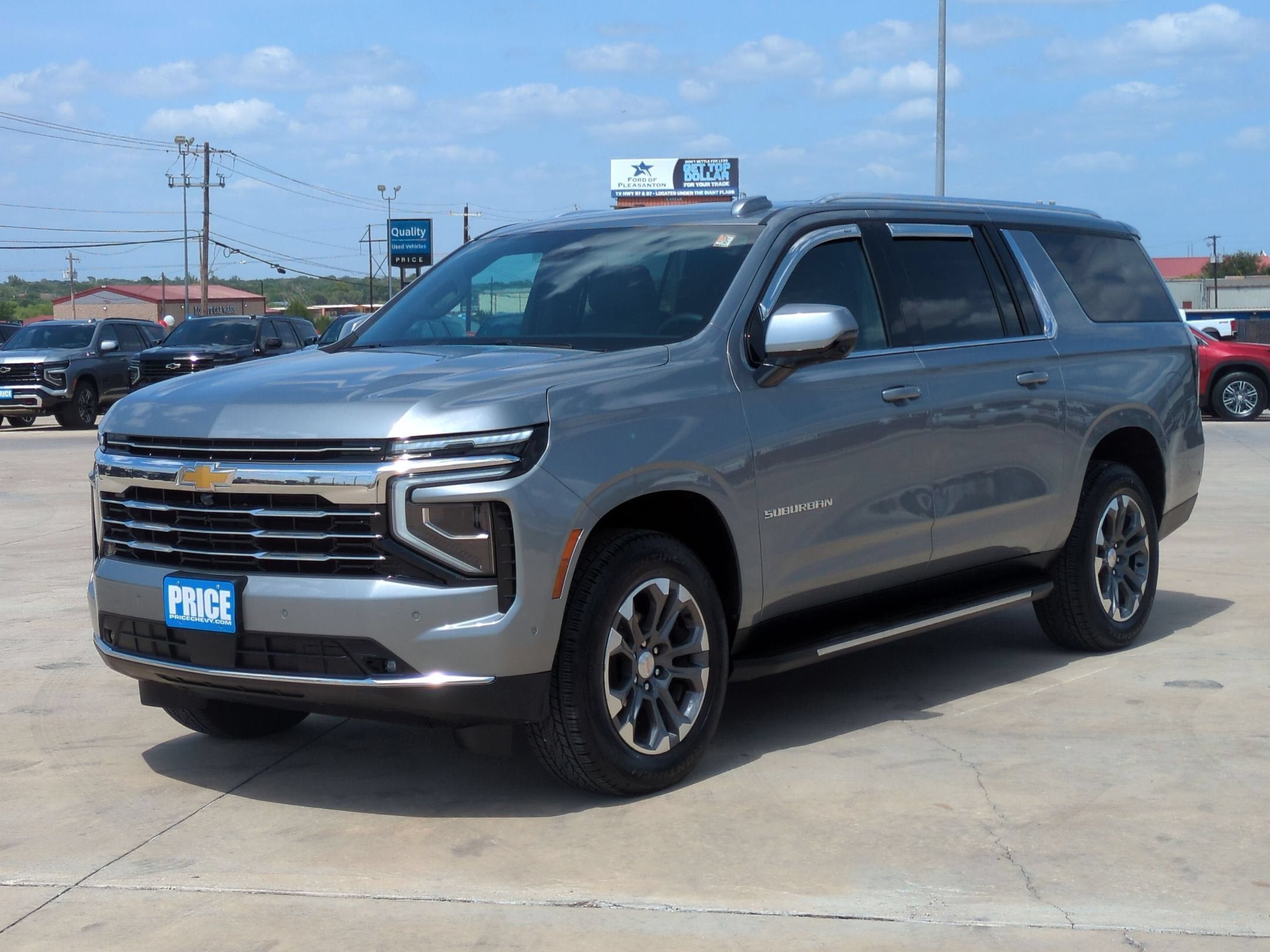 2025 Chevrolet Suburban LT