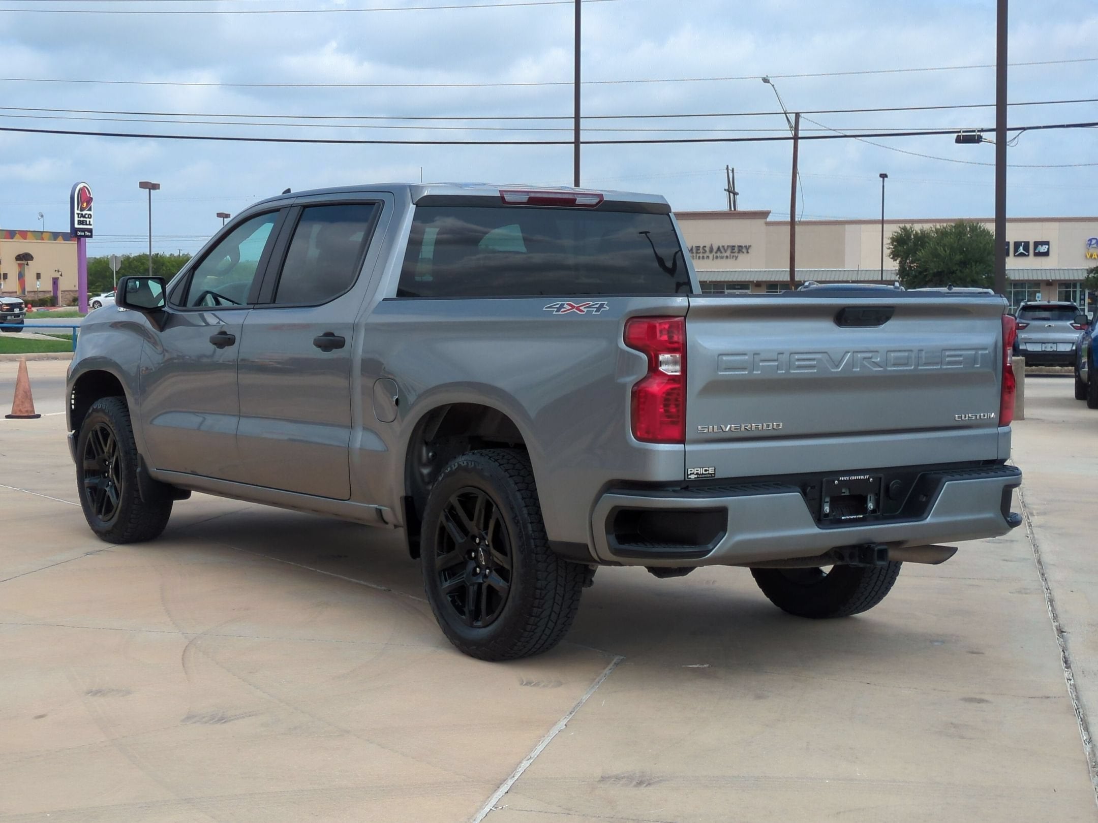 2024 Chevrolet Silverado 1500 Custom