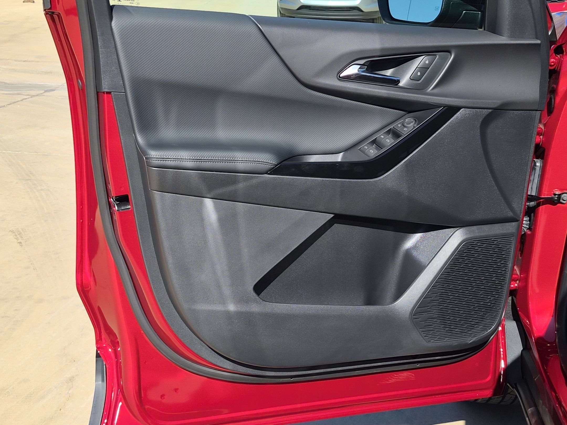 2027 Chevrolet Equinox LT - Photo 11