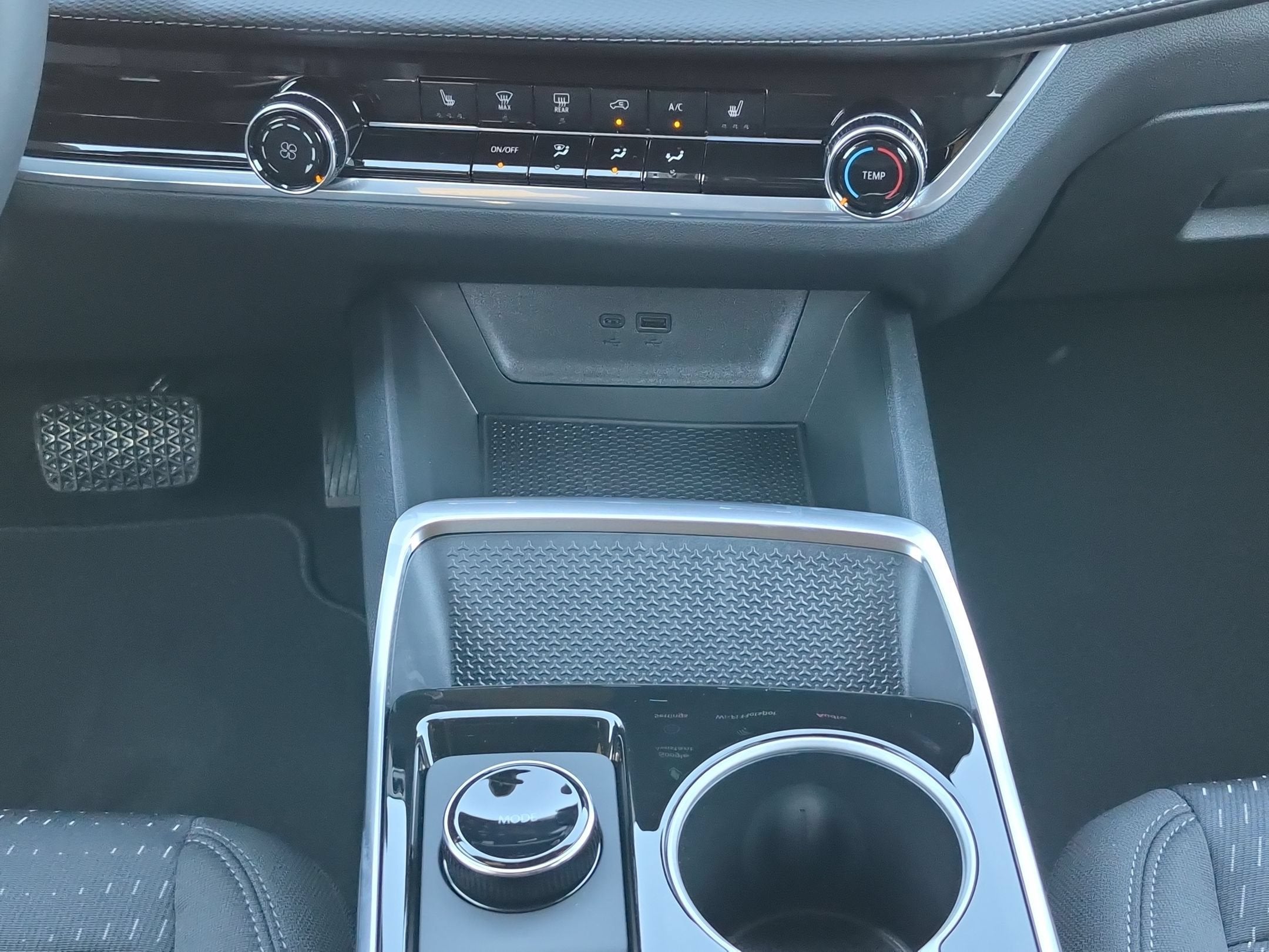 2027 Chevrolet Equinox LT - Photo 17