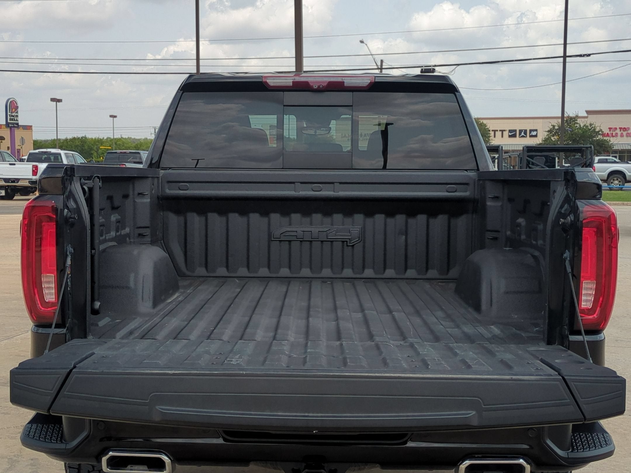 2022 GMC Sierra 1500 AT4