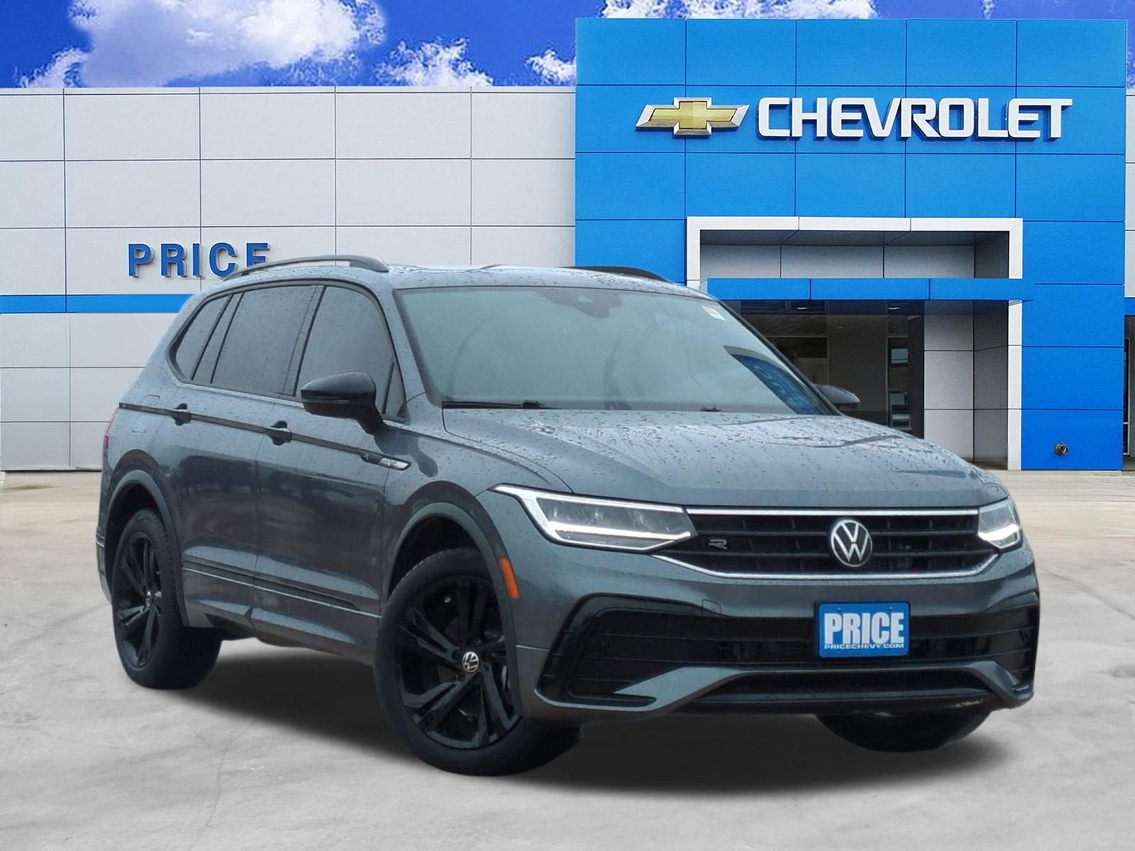 2024 Volkswagen Tiguan 2.0T SE R-Line Black's photo