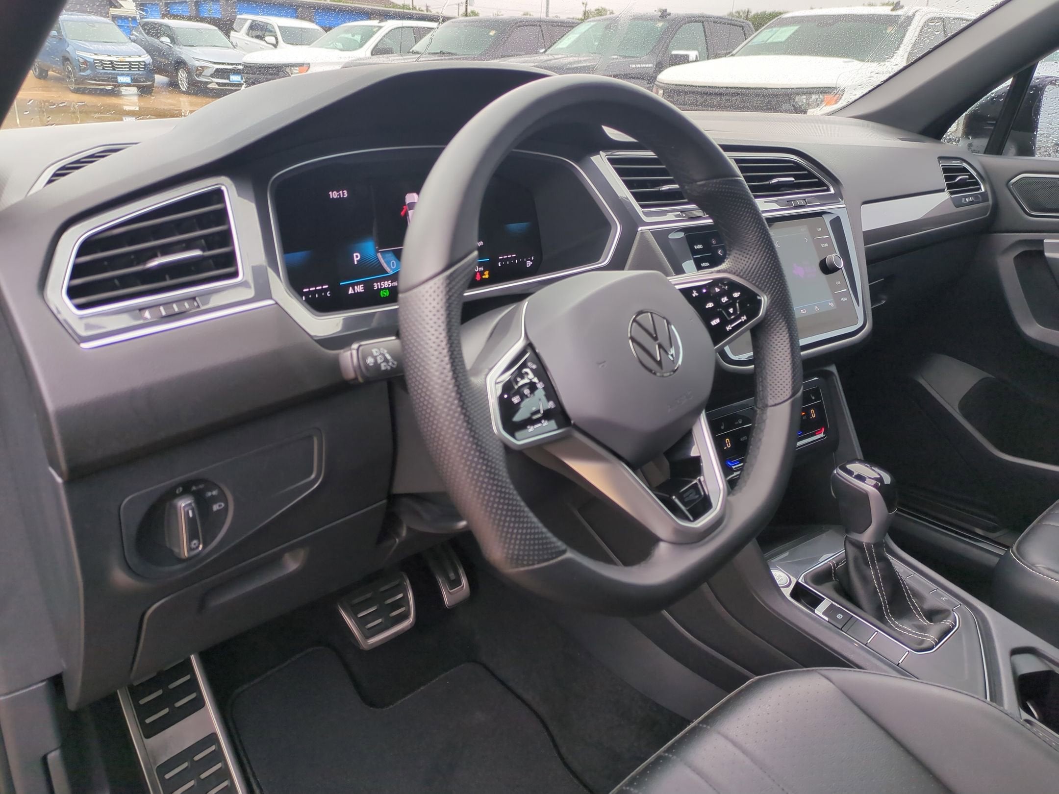 2024 Volkswagen Tiguan SE R-Line Black