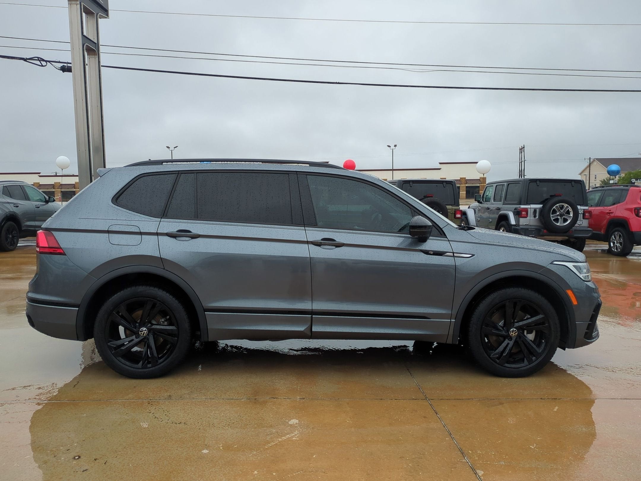 3VVCB7AX8RM180299