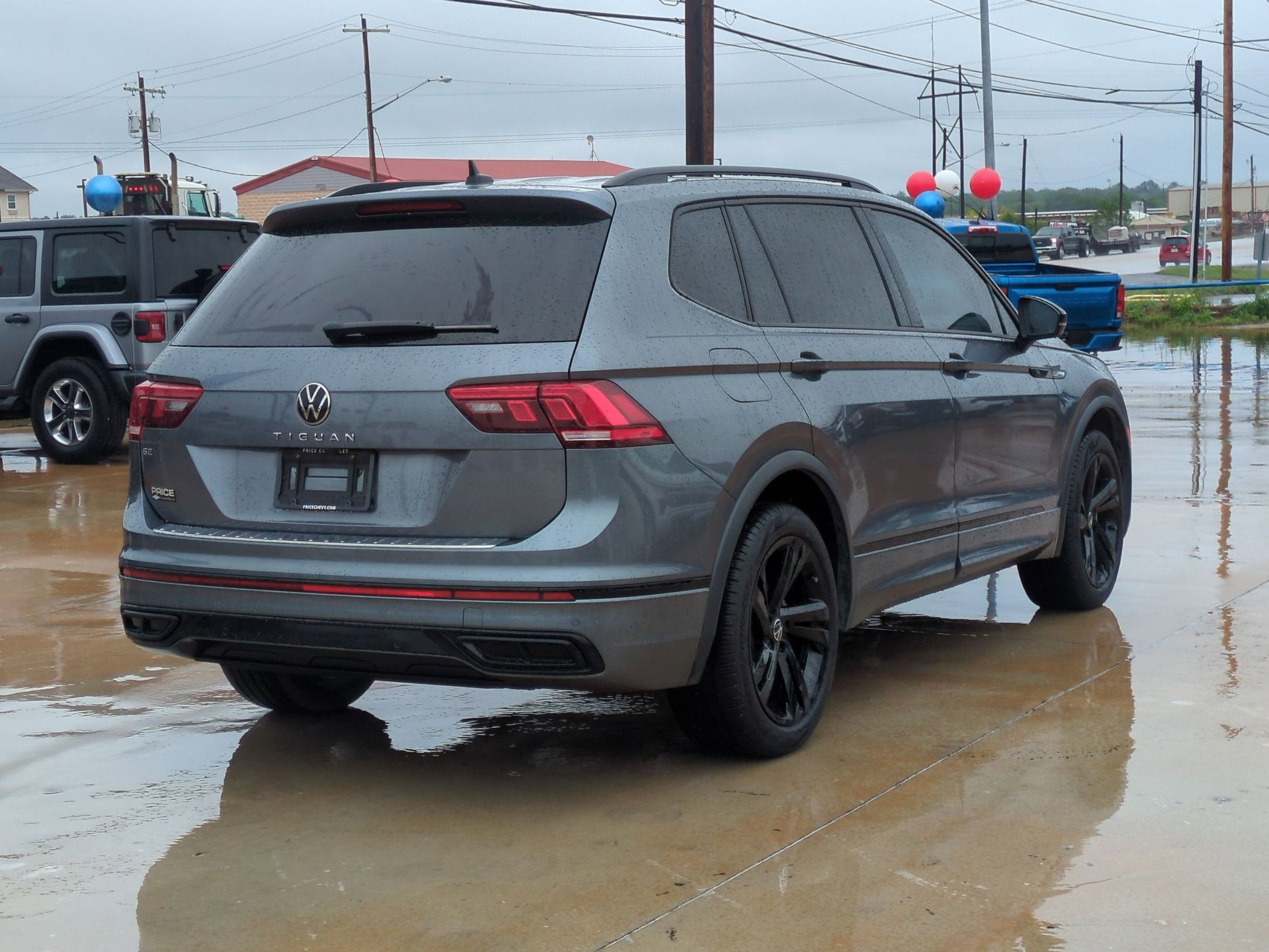 2024 Volkswagen Tiguan SE R-Line Black