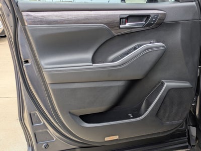 2022 Toyota Highlander Platinum