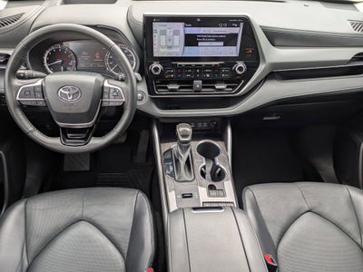 2022 Toyota Highlander Platinum