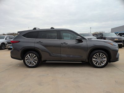 2022 Toyota Highlander Platinum
