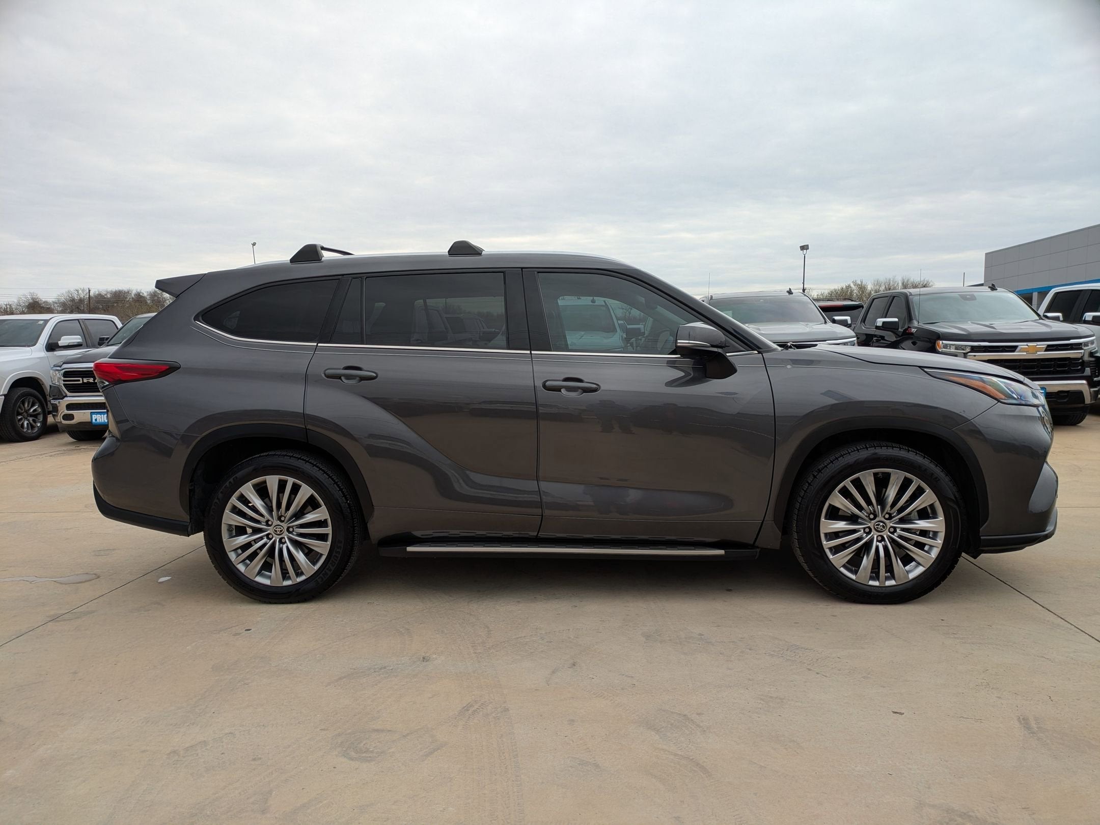 2022 Toyota Highlander Platinum