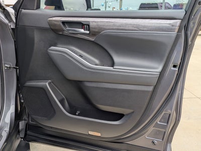 2022 Toyota Highlander Platinum