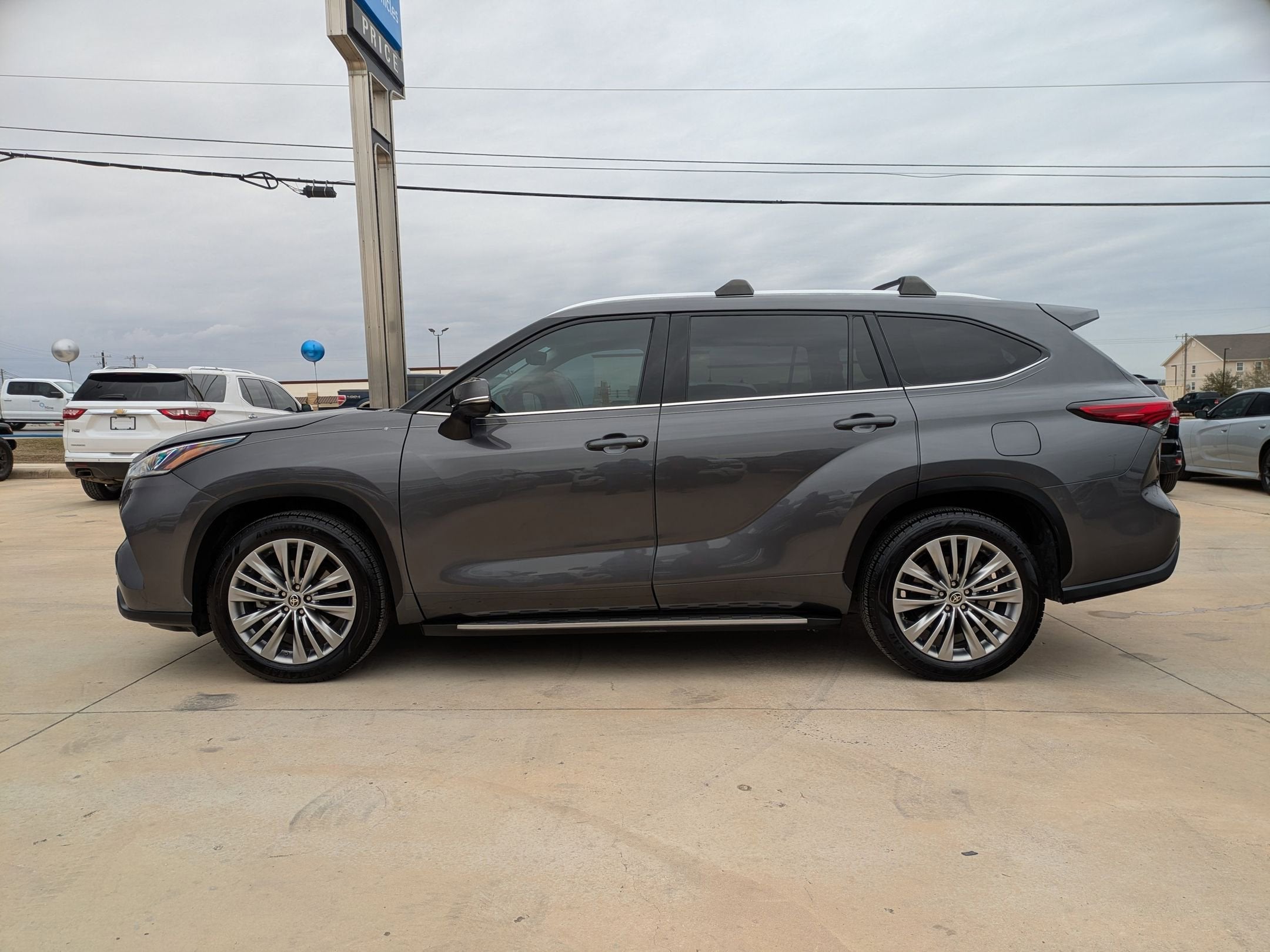 2022 Toyota Highlander Platinum