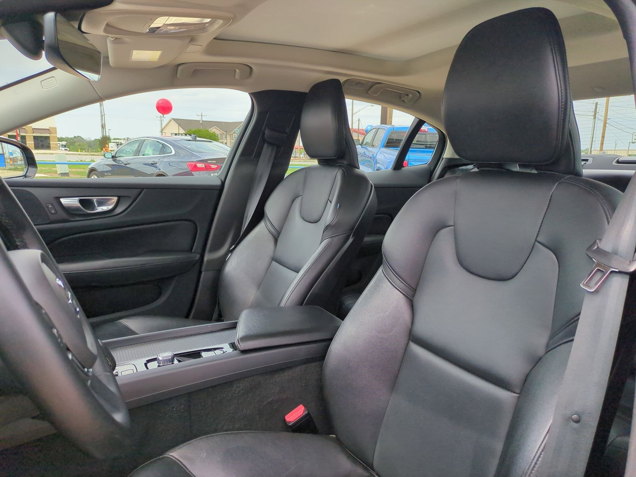 2024 Volvo S60 Core Dark Theme