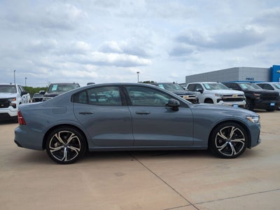 2024 Volvo S60 Core Dark Theme