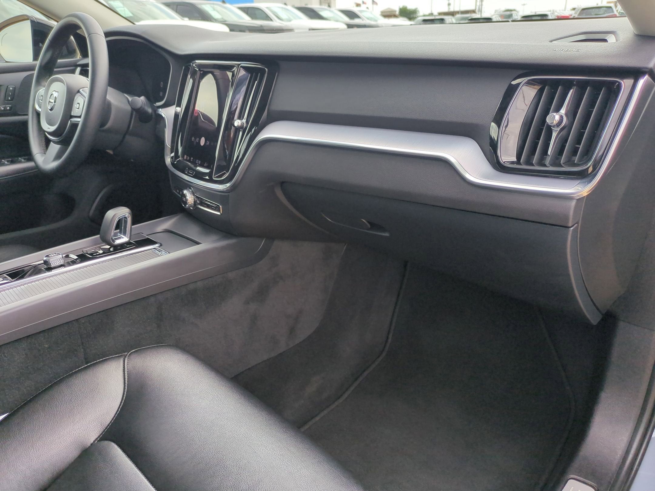 2024 Volvo S60 Core Dark Theme
