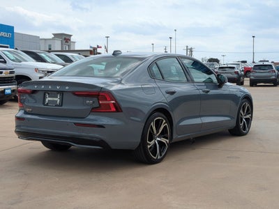 2024 Volvo S60 Core Dark Theme