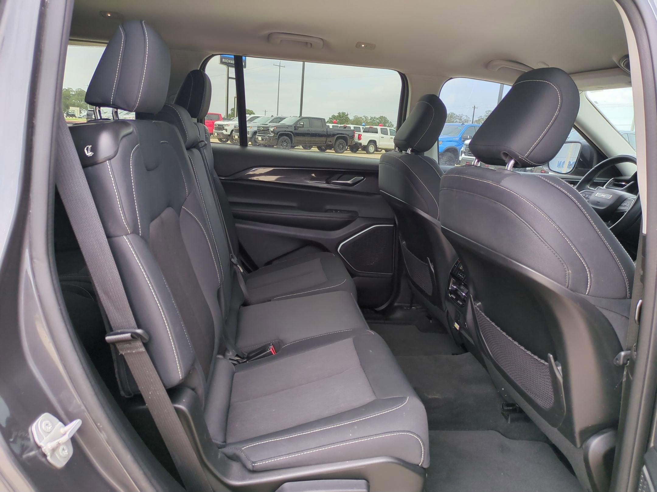 2022 Jeep Grand Cherokee L Laredo