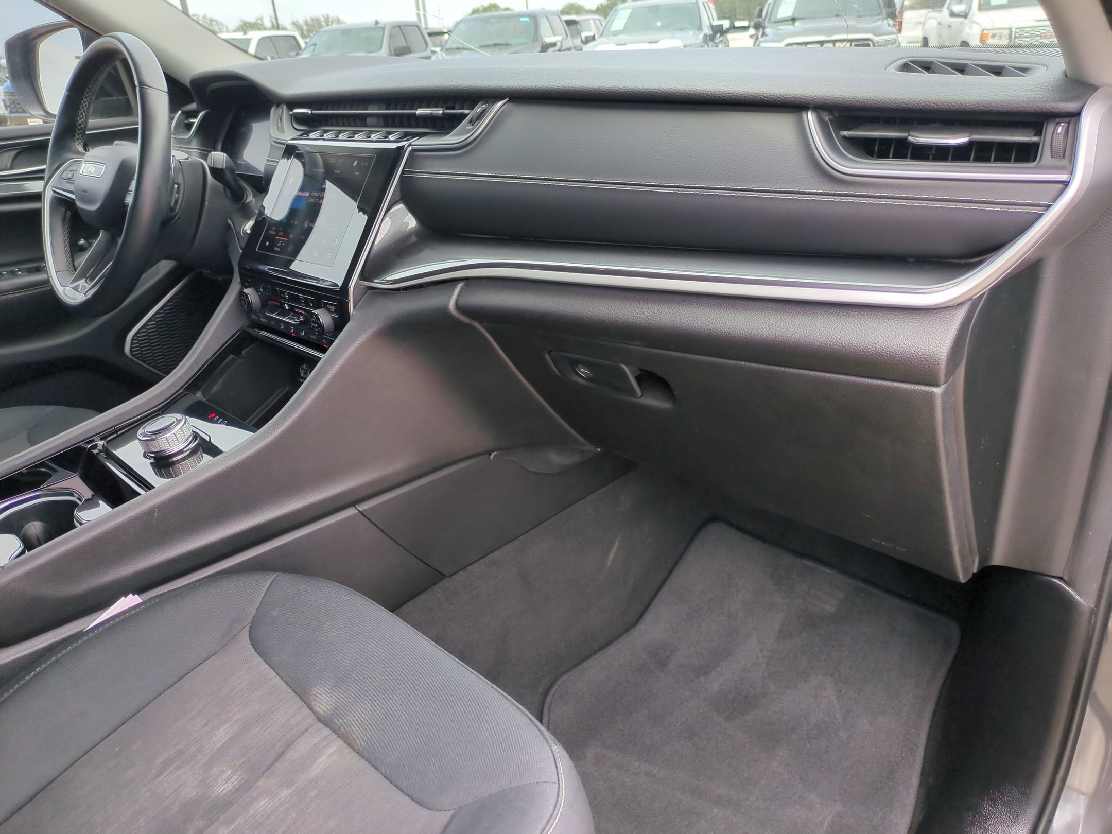 2022 Jeep Grand Cherokee L Laredo