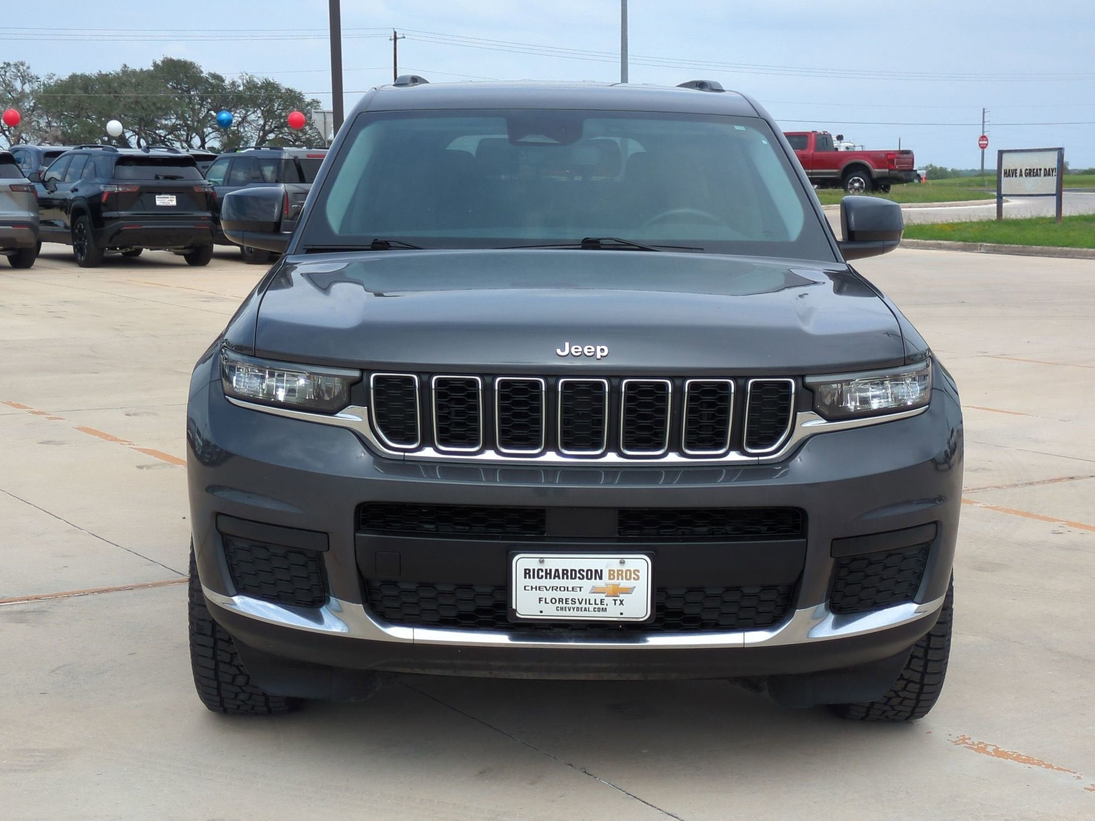2022 Jeep Grand Cherokee L Laredo