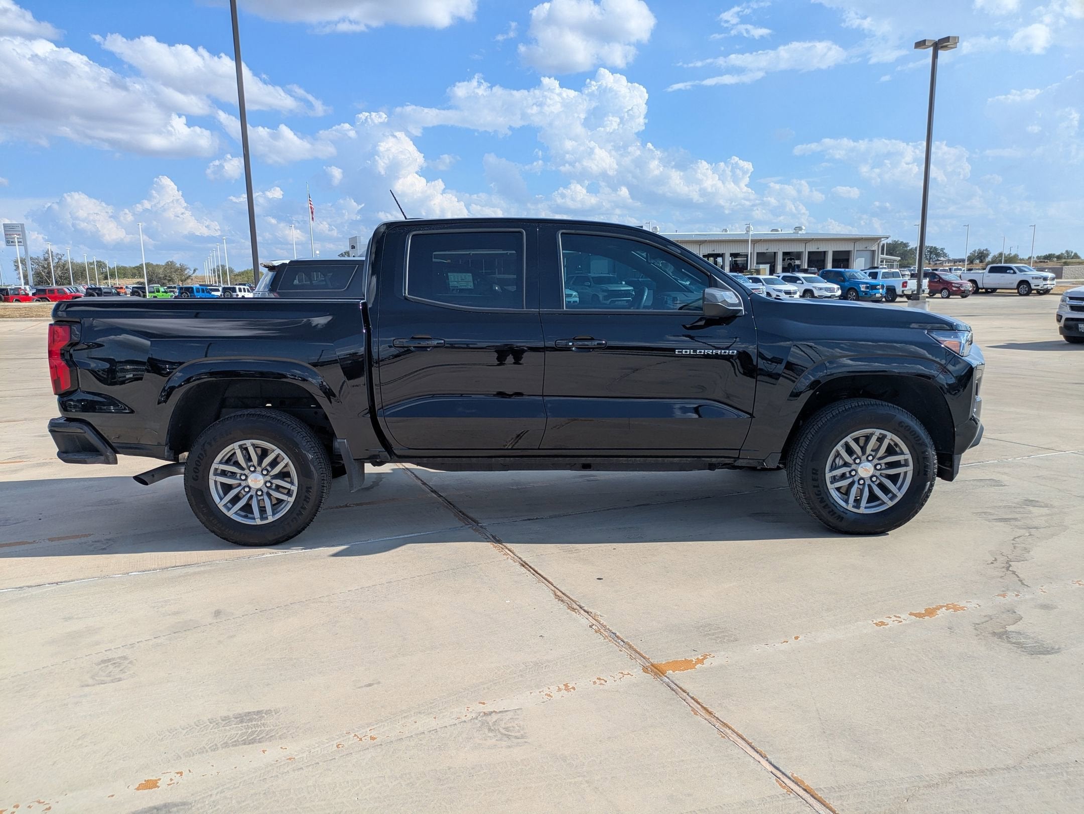 2025 Chevrolet Colorado WT/LT