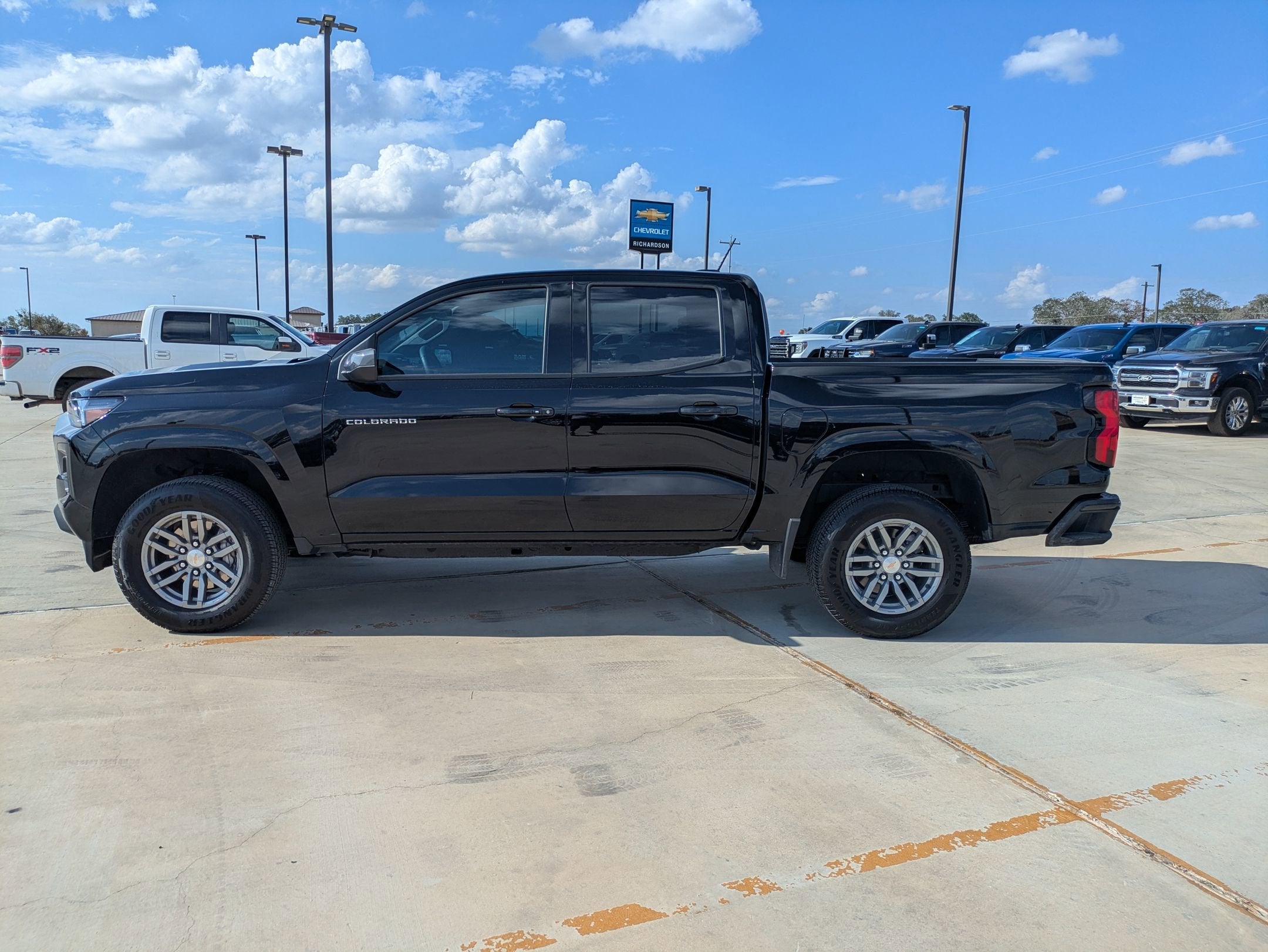 2025 Chevrolet Colorado WT/LT