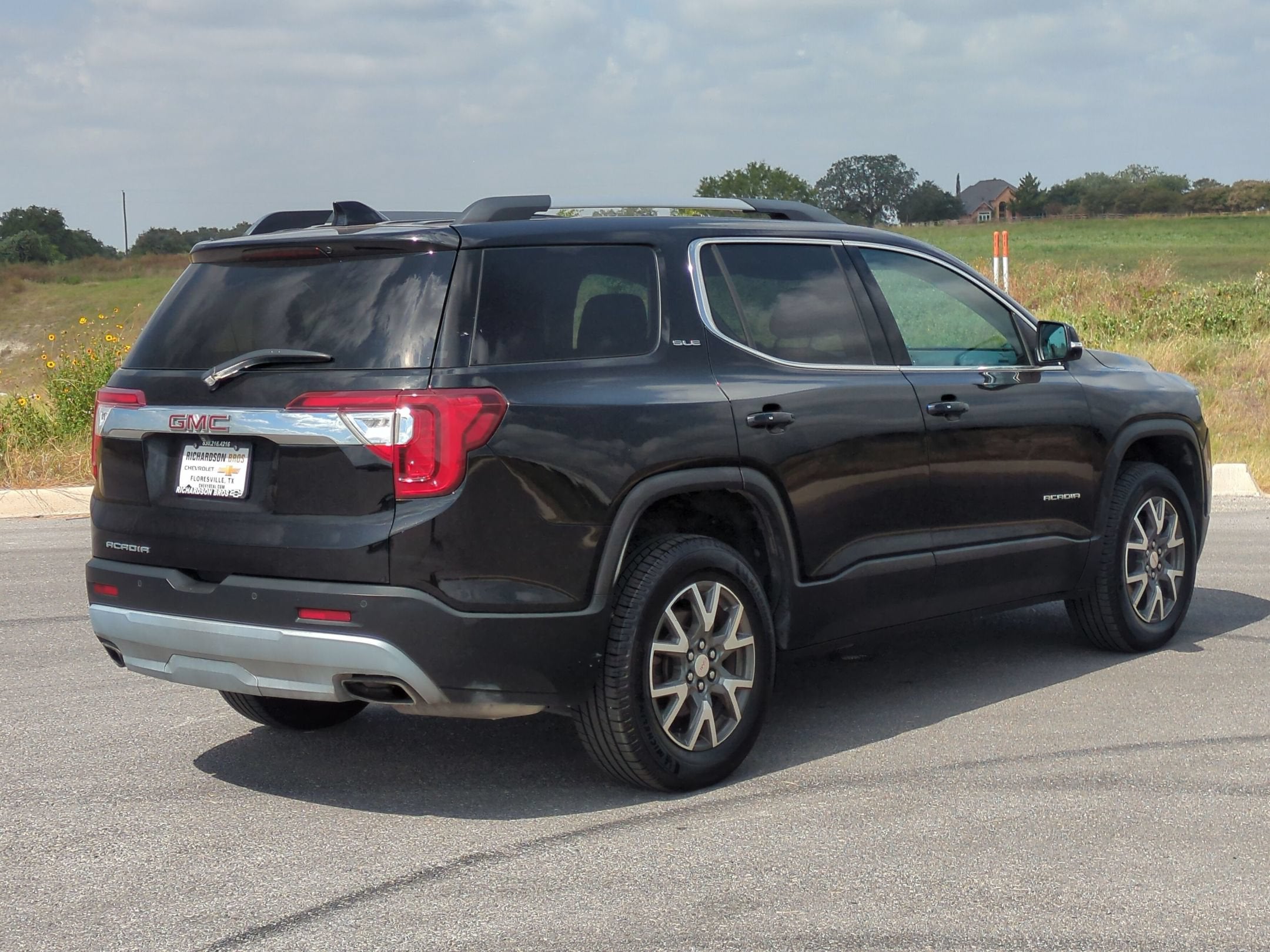 2022 GMC Acadia SLE