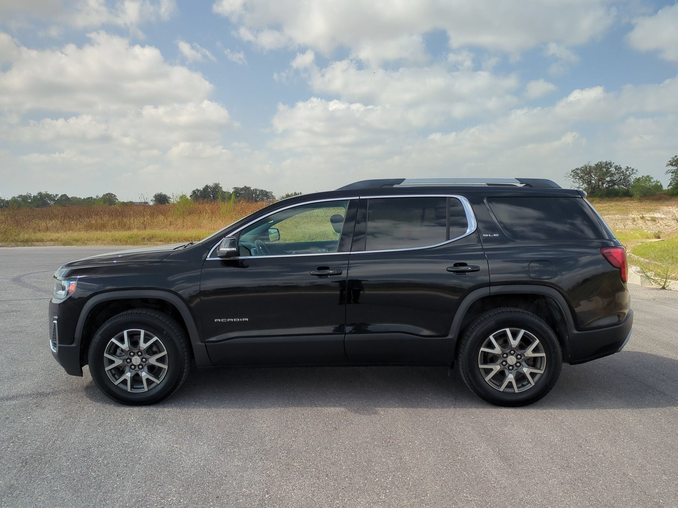 2022 GMC Acadia SLE