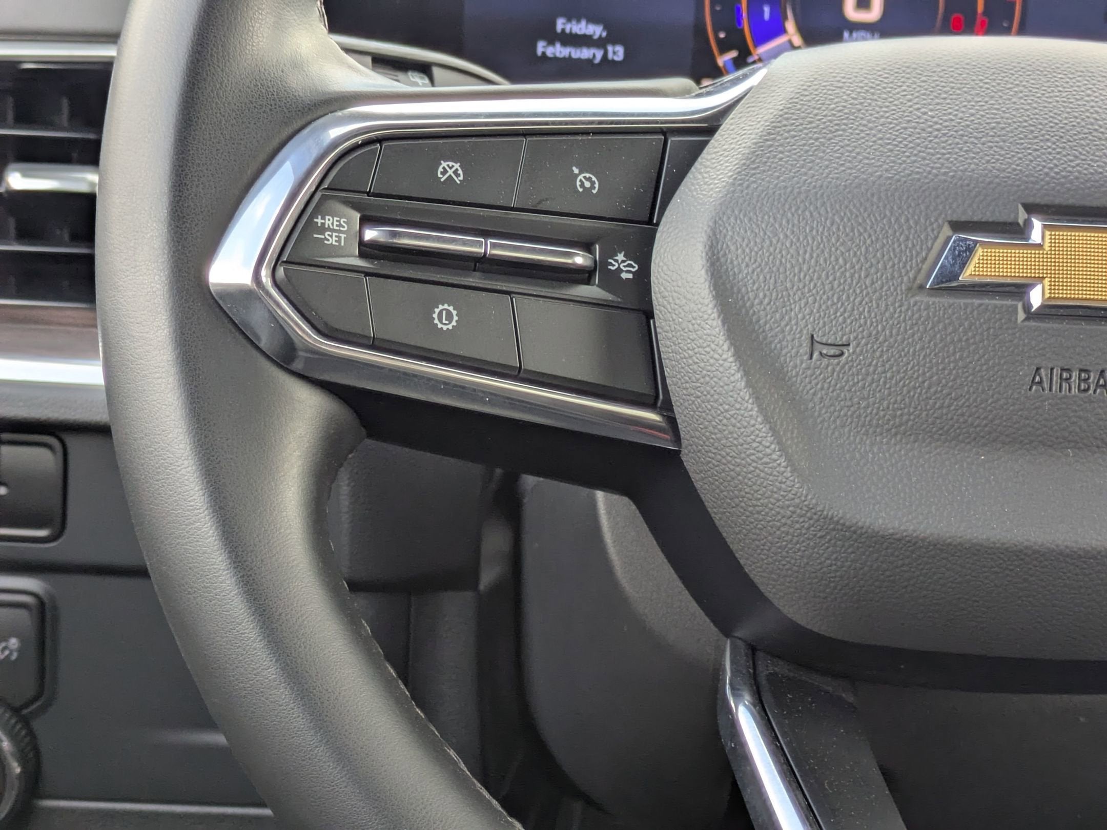 2025 Chevrolet Suburban LS