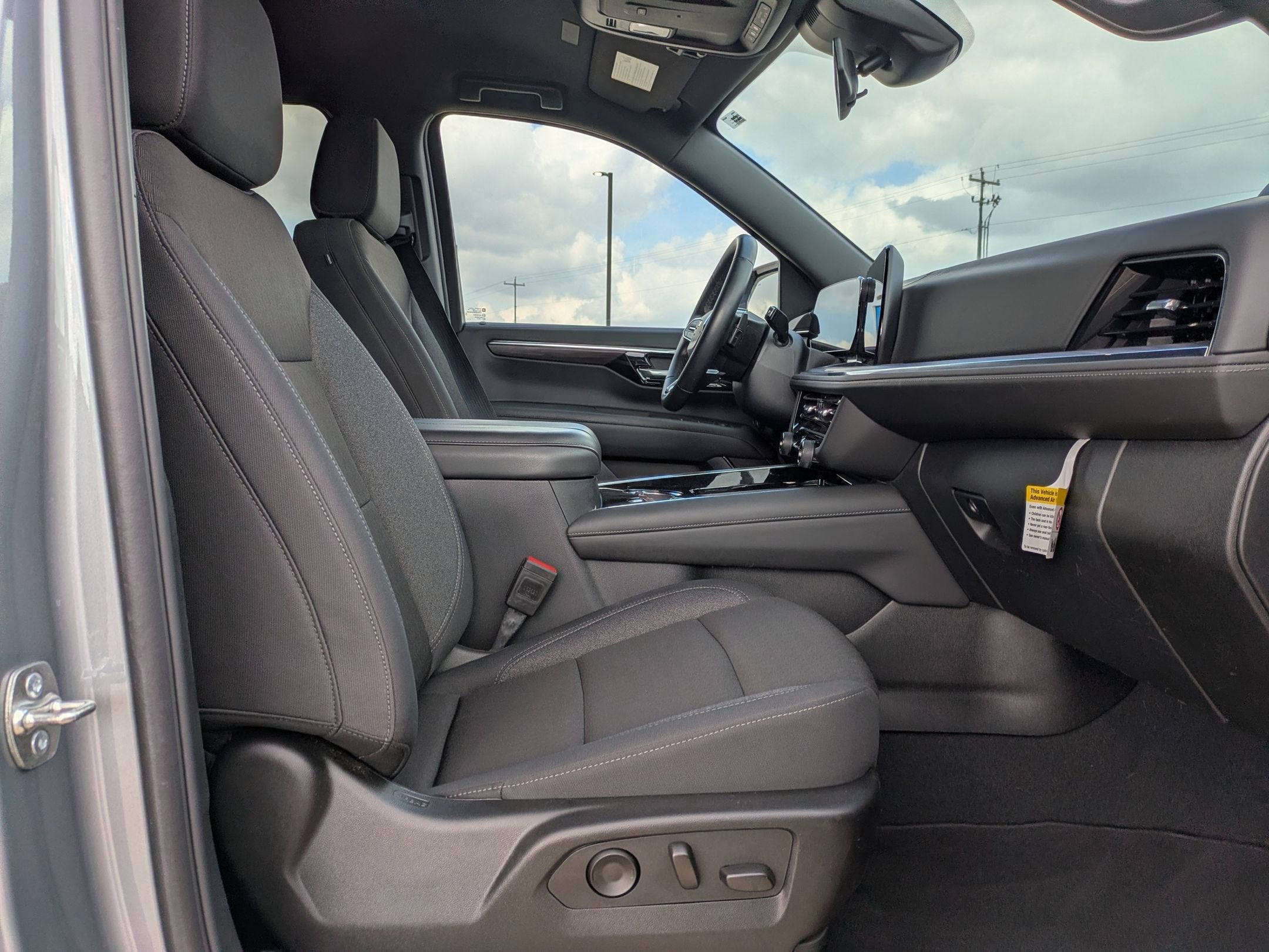 2025 Chevrolet Suburban LS