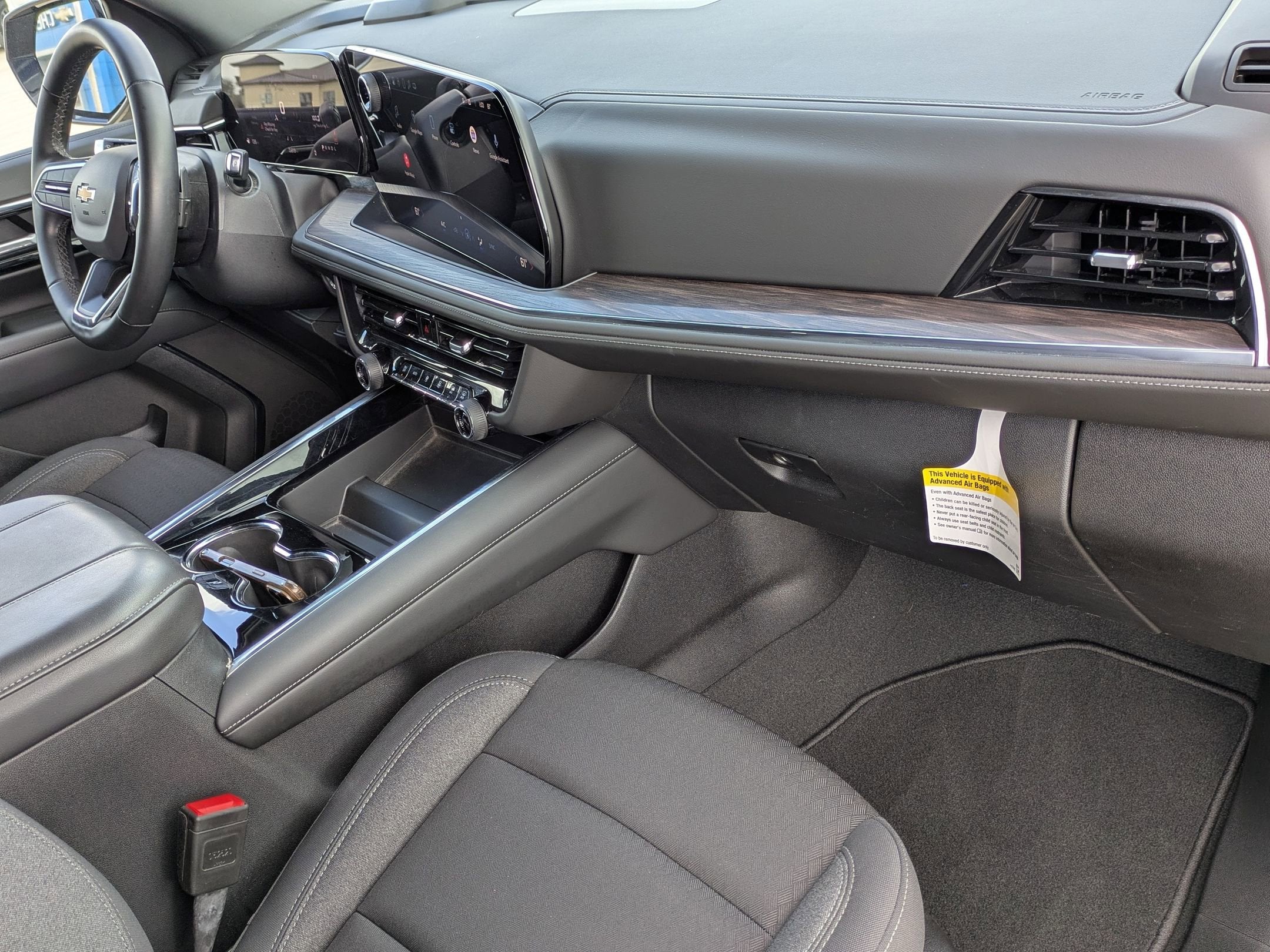 2025 Chevrolet Suburban LS