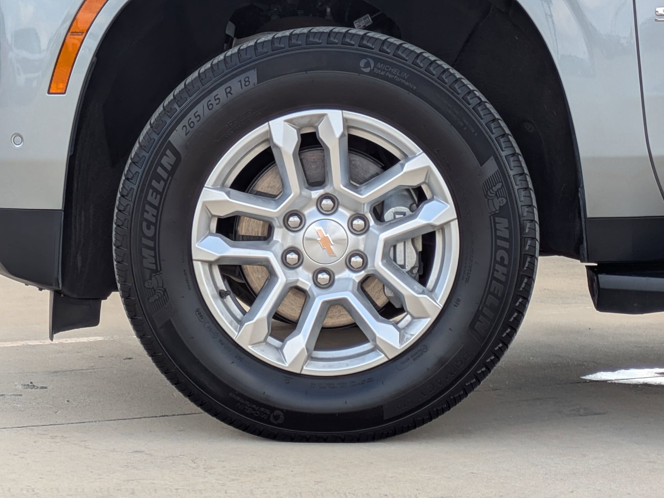 2025 Chevrolet Suburban LS