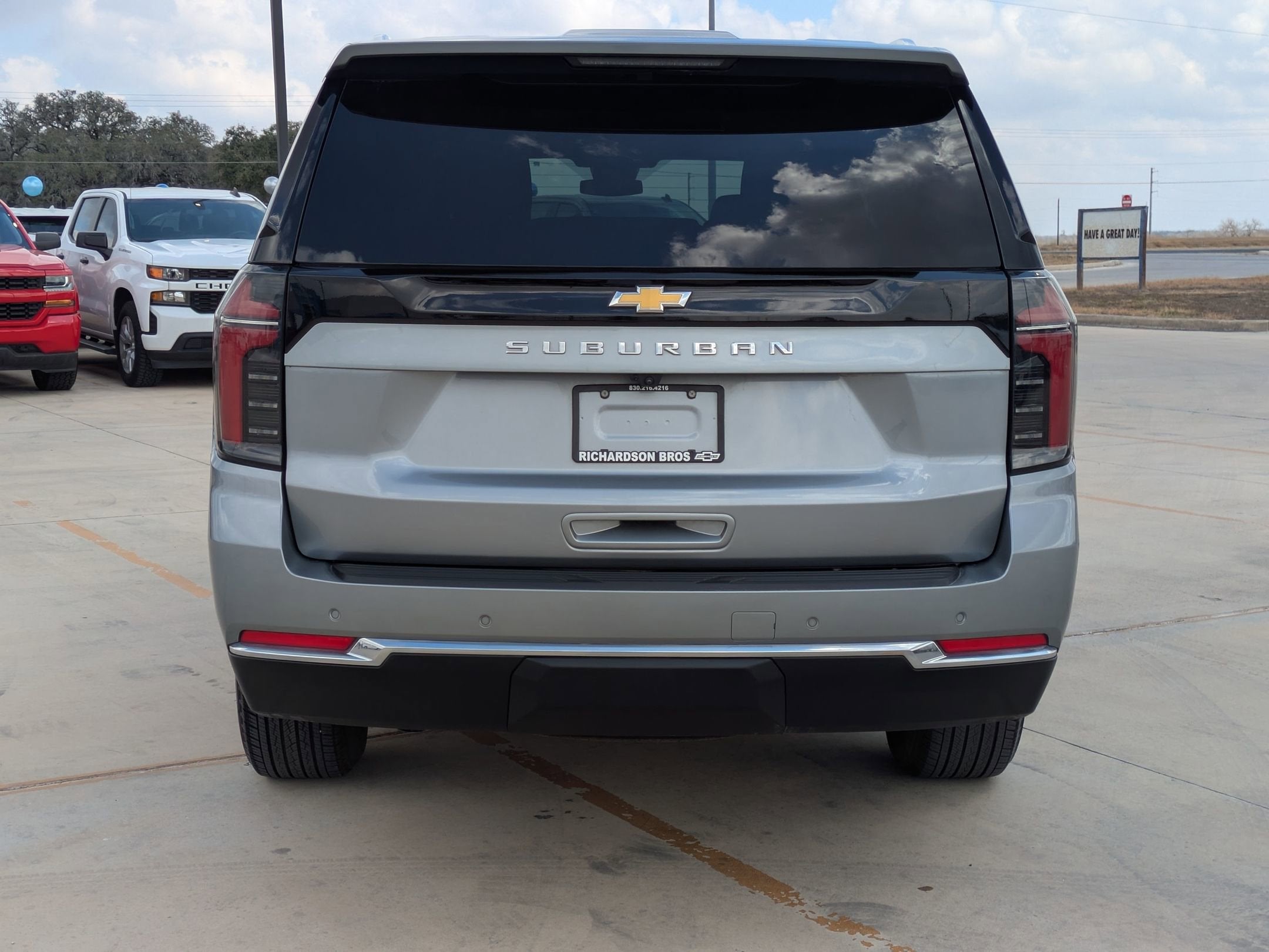 2025 Chevrolet Suburban LS