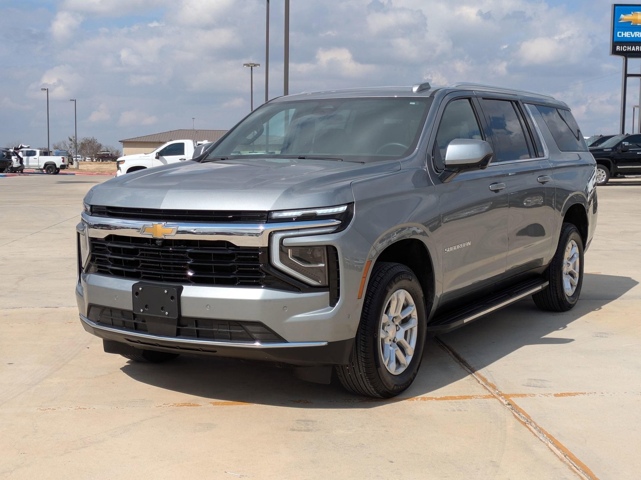 2025 Chevrolet Suburban LS