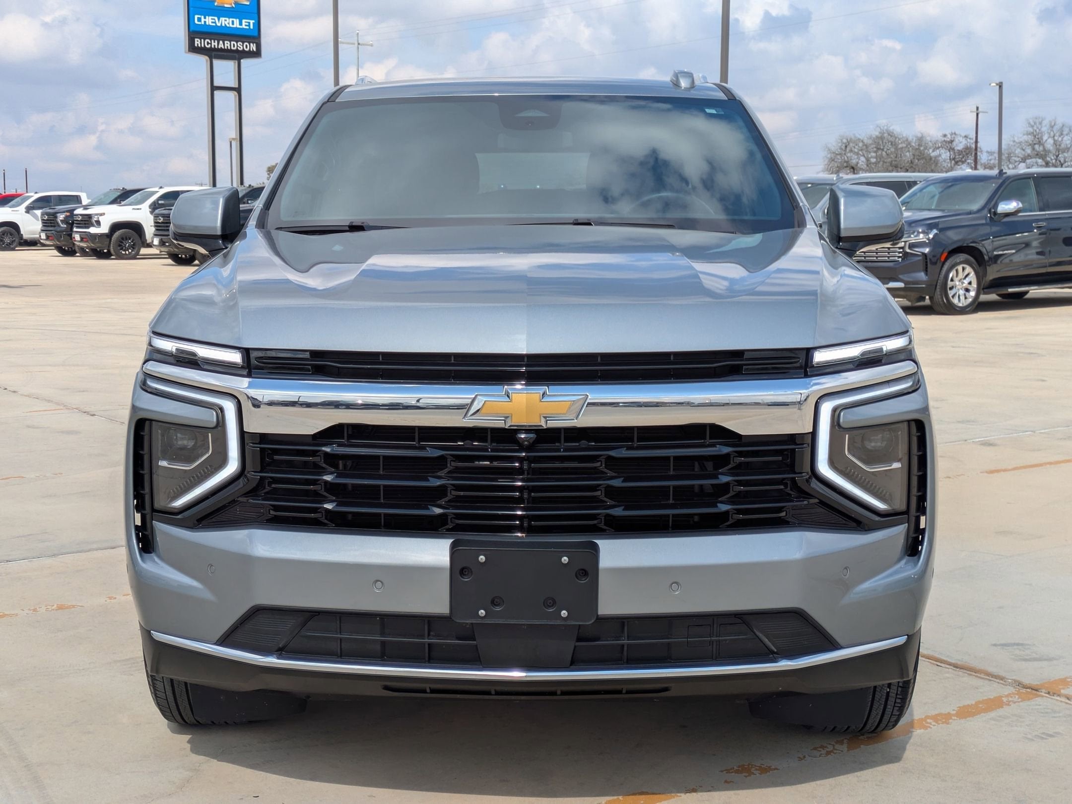 2025 Chevrolet Suburban LS