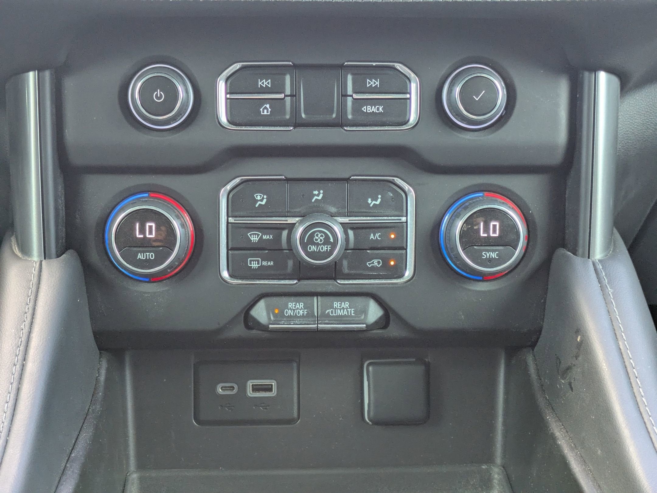 2023 Chevrolet Tahoe LS