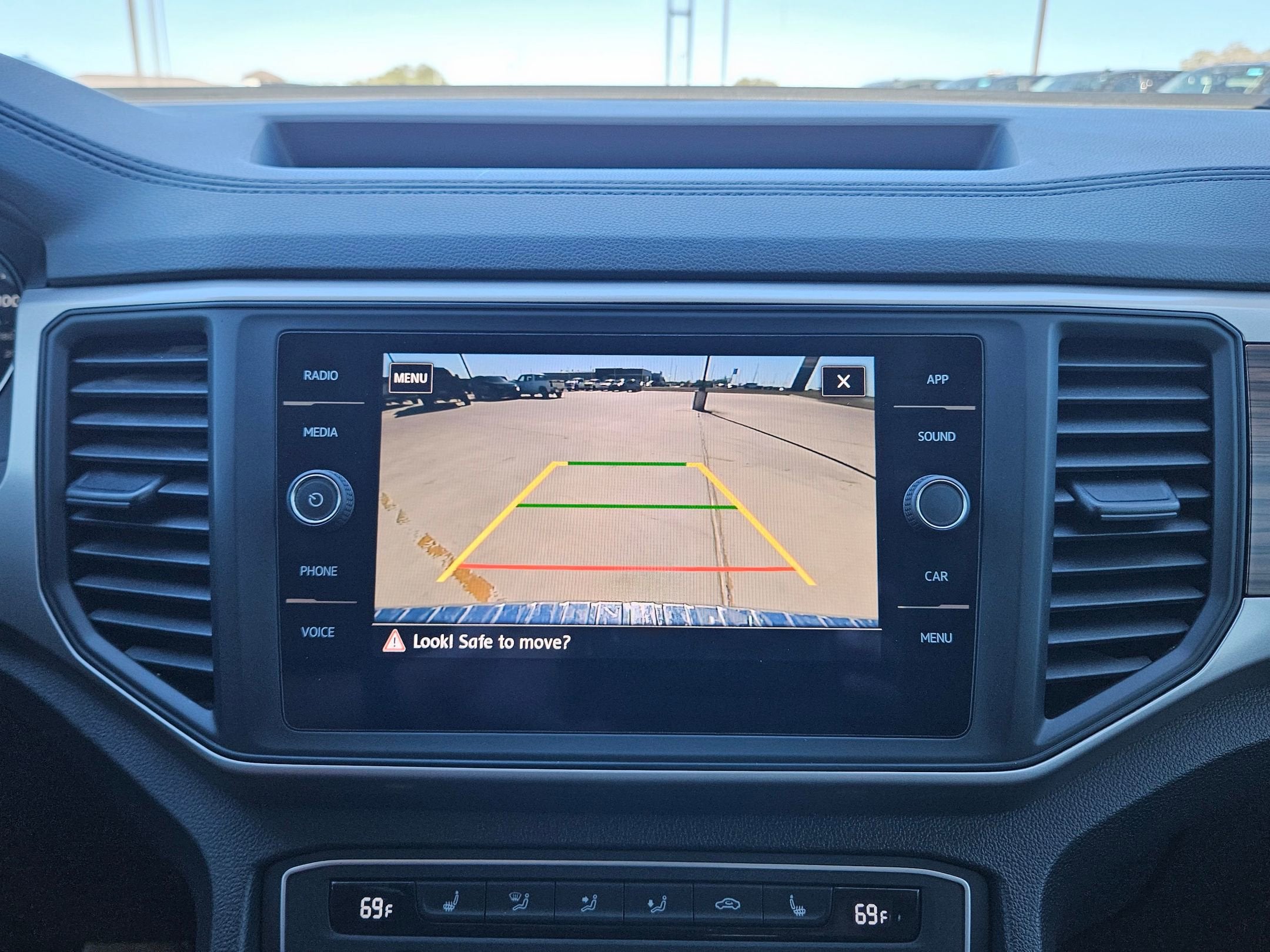 2021 Volkswagen Atlas 3.6L V6 SE w/Technology