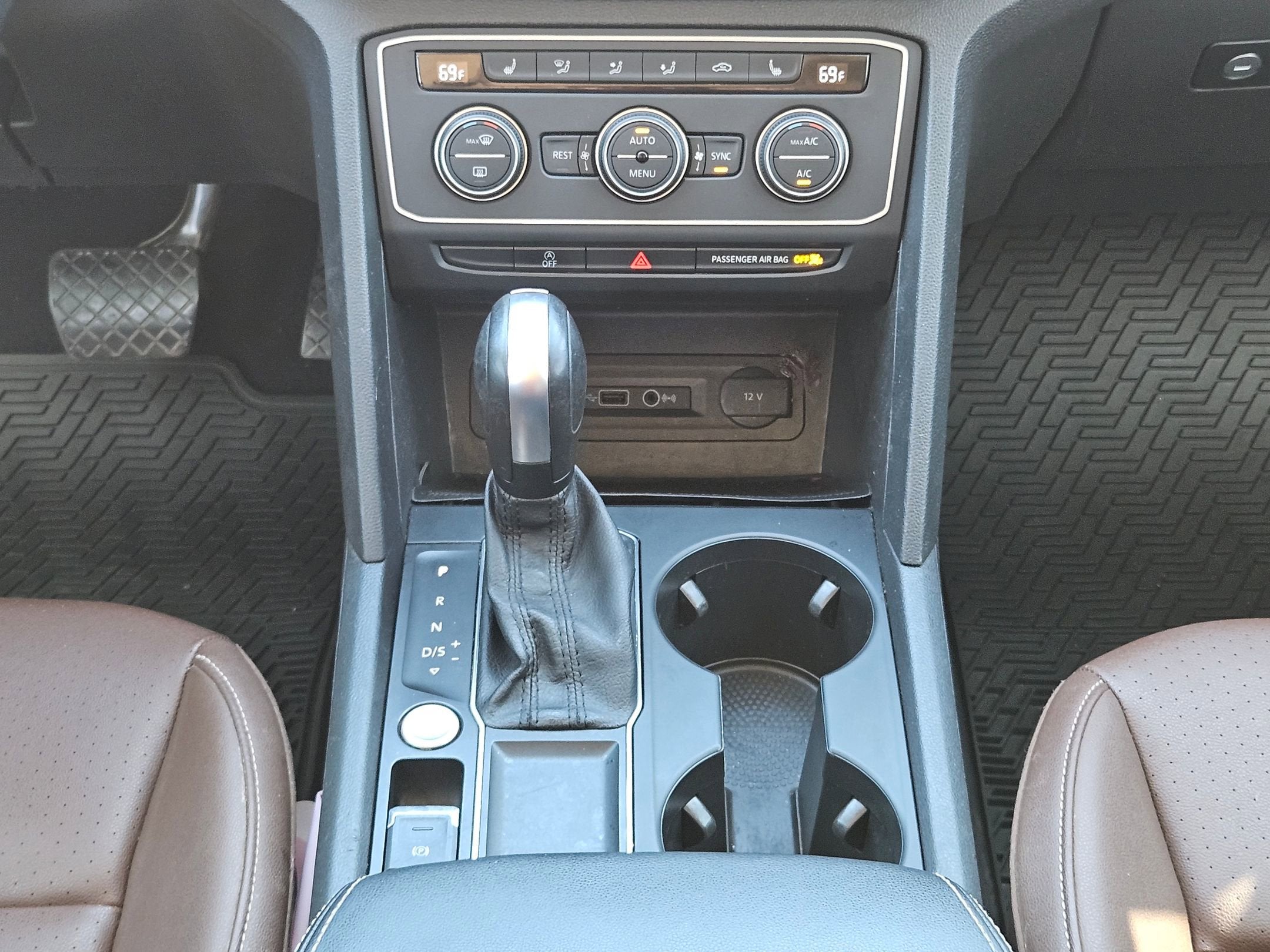 2021 Volkswagen Atlas 3.6L V6 SE w/Technology