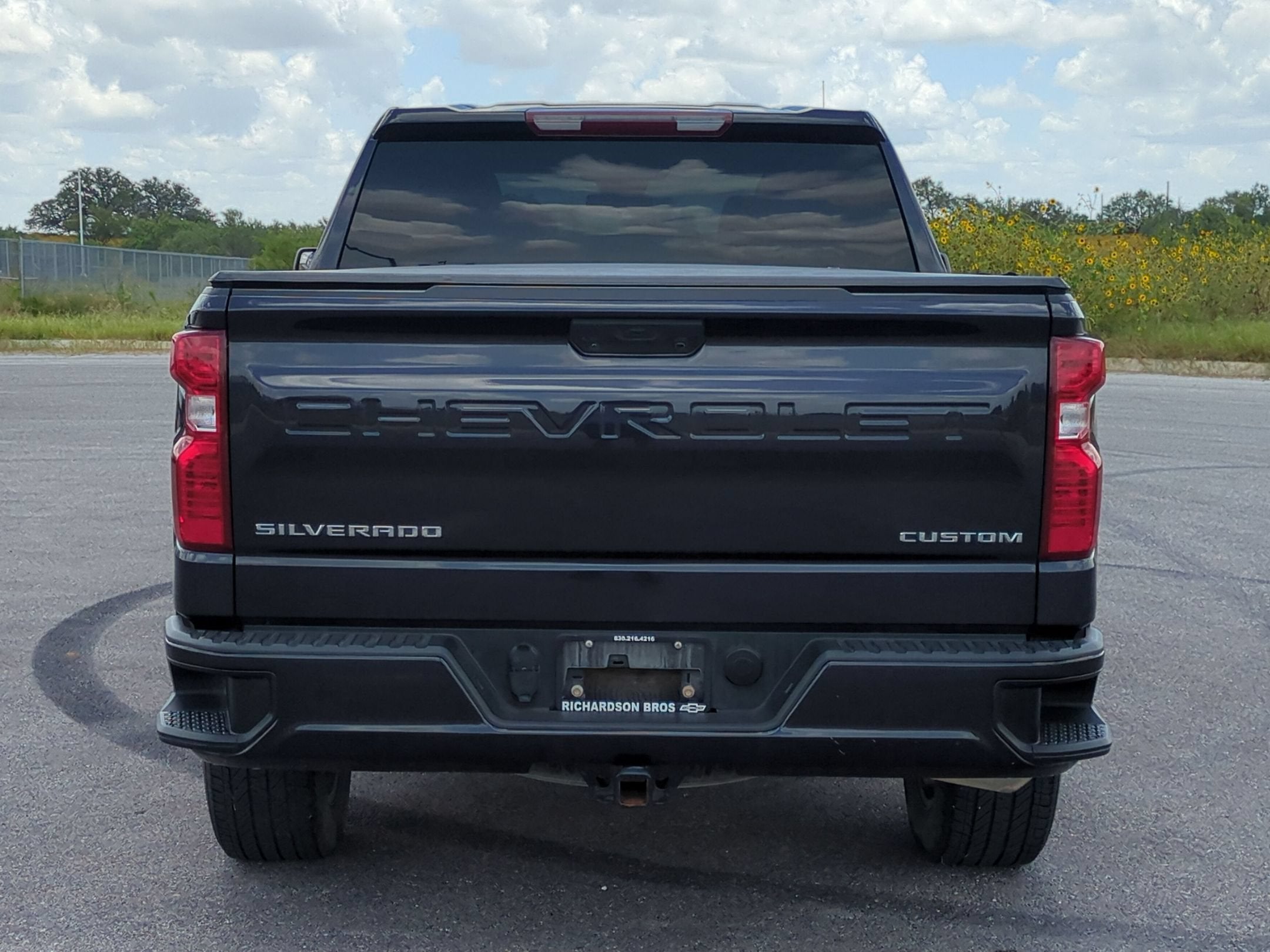2023 Chevrolet Silverado 1500 Custom